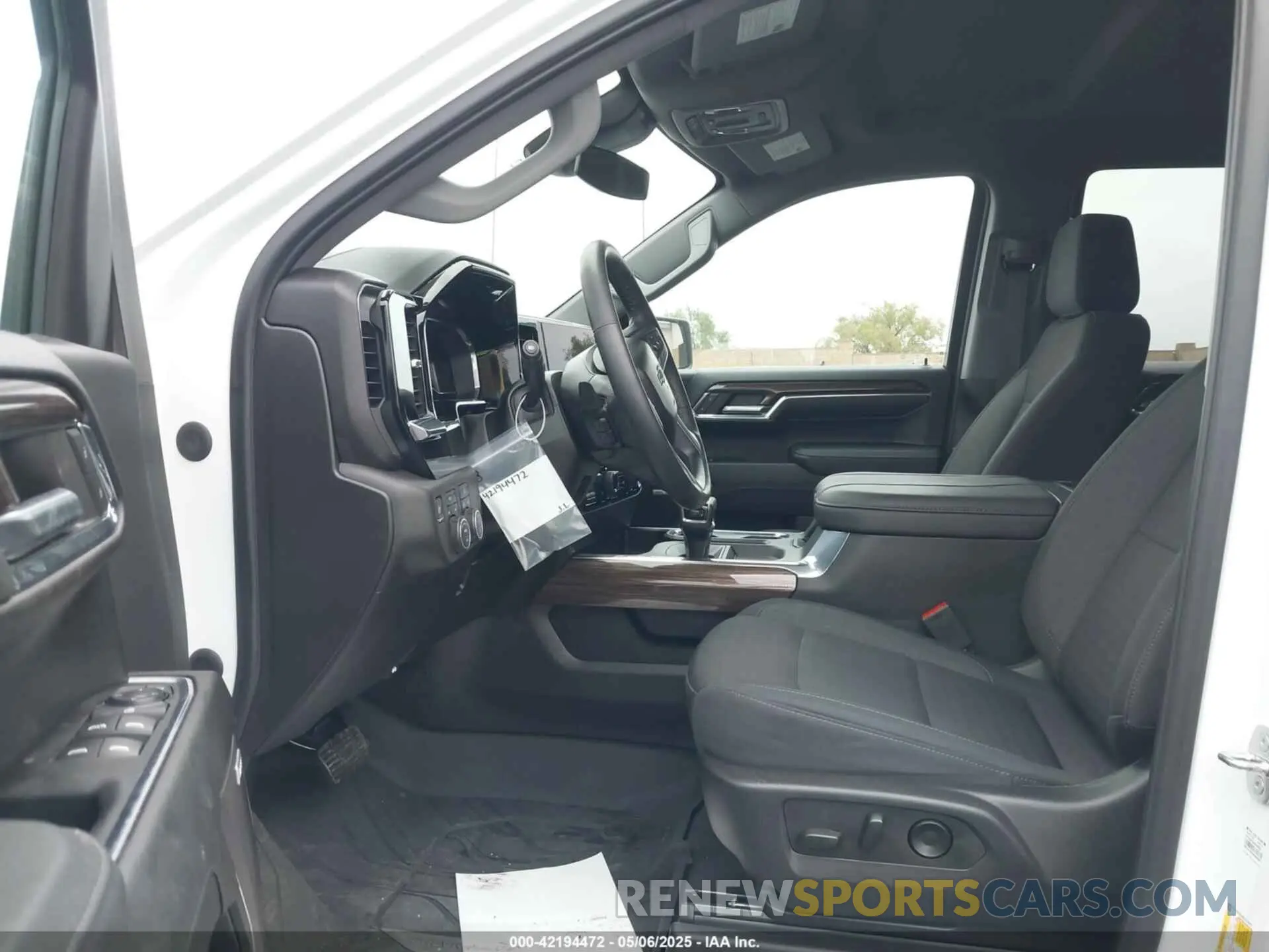 5 Photograph of a damaged car 1GCUDEED8RZ115873 CHEVROLET SILVERADO 1500 2024