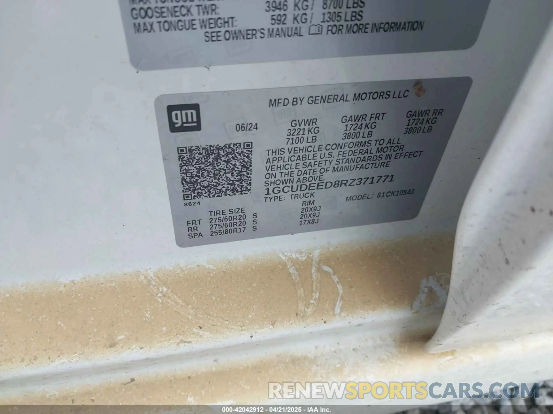 9 Photograph of a damaged car 1GCUDEED8RZ371771 CHEVROLET SILVERADO 1500 2024