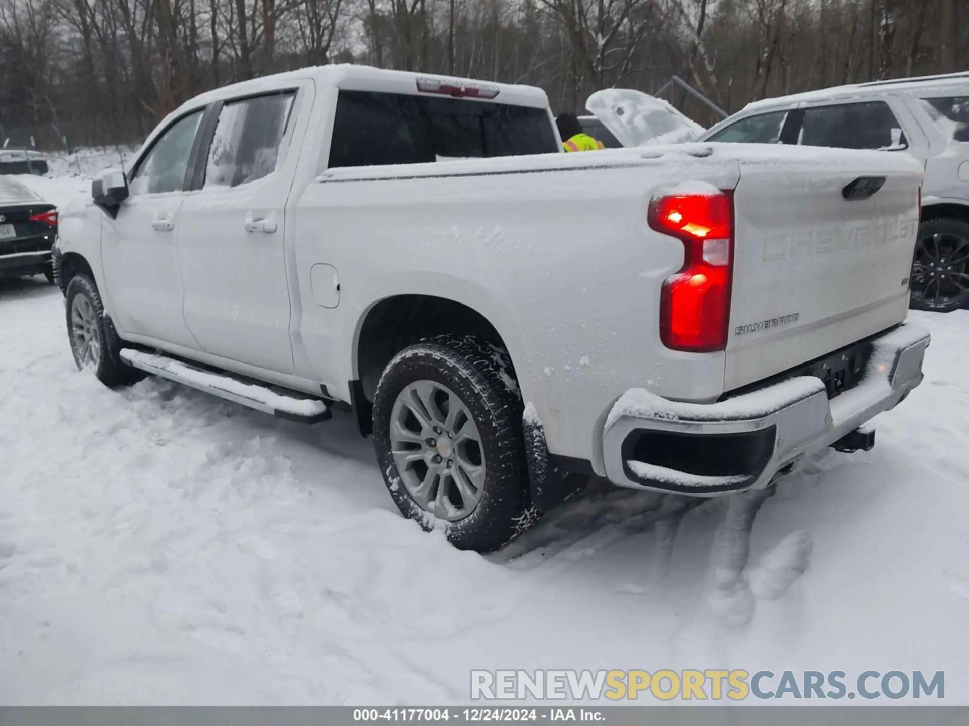 3 Photograph of a damaged car 1GCUDGED0RZ401759 CHEVROLET SILVERADO 1500 2024