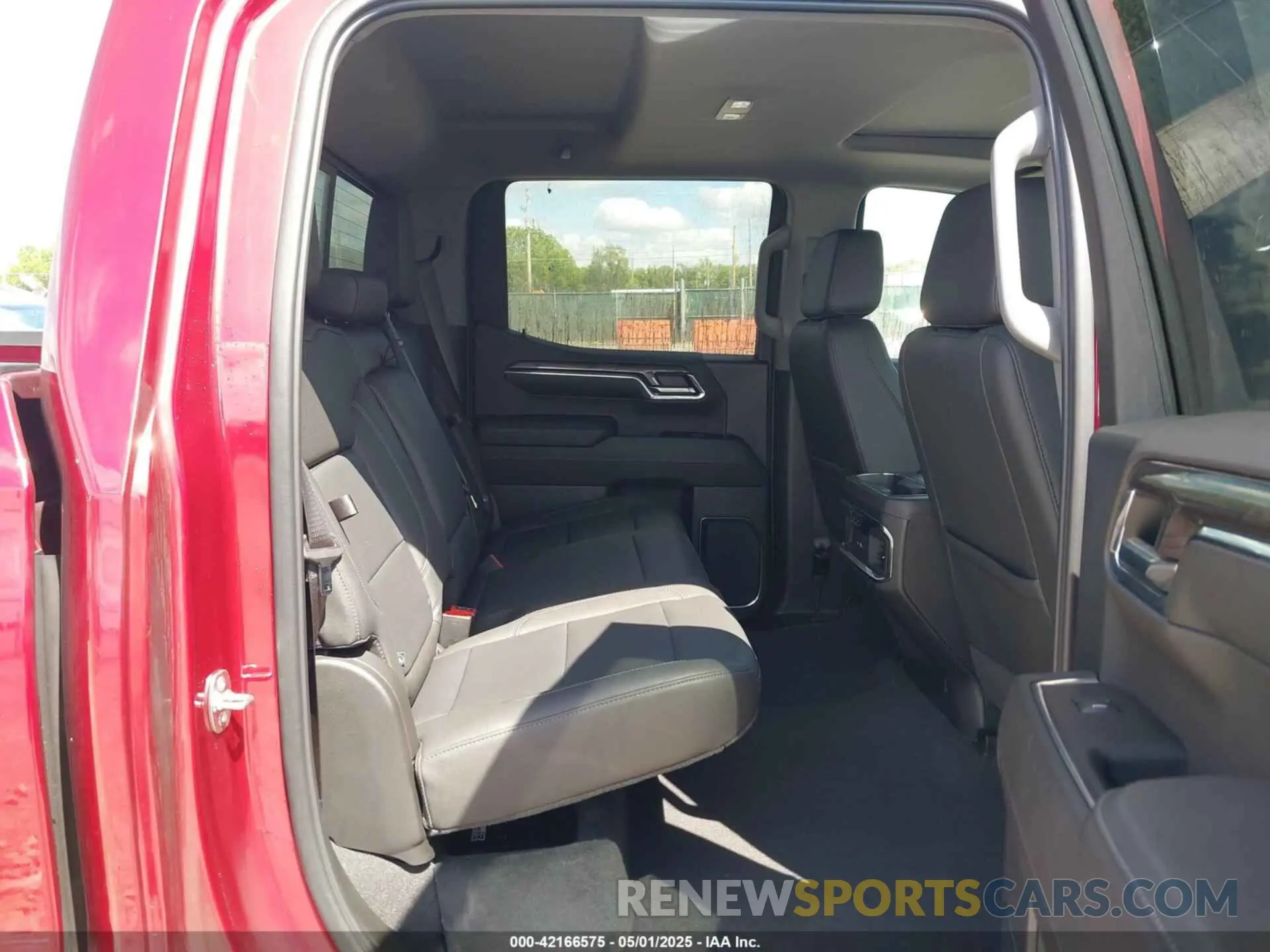 8 Photograph of a damaged car 1GCUDGED5RZ248361 CHEVROLET SILVERADO 1500 2024