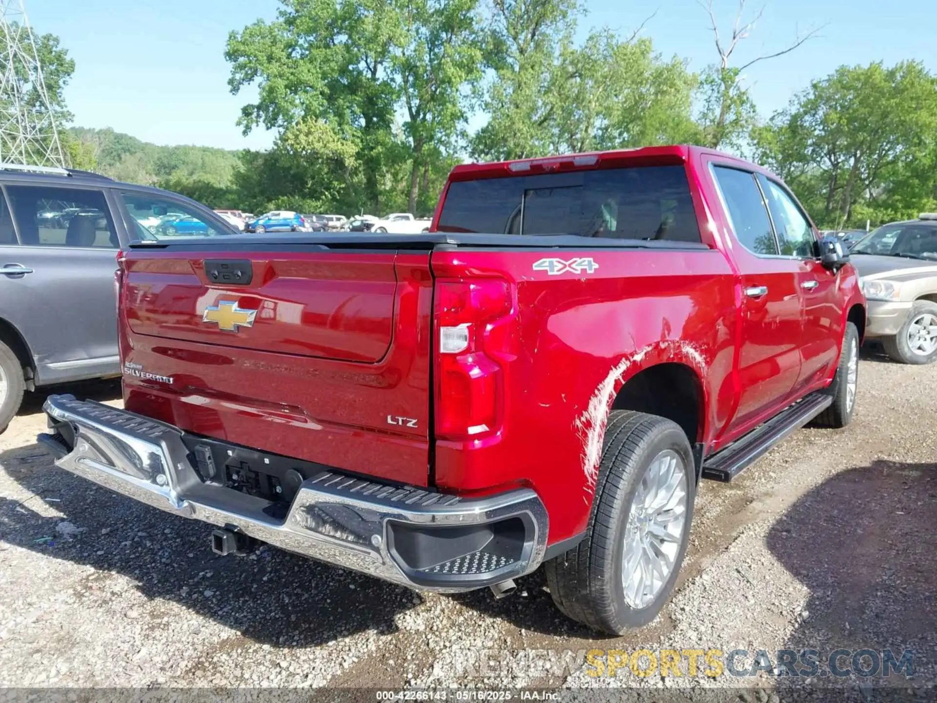 4 Photograph of a damaged car 1GCUDGED5RZ406052 CHEVROLET SILVERADO 1500 2024