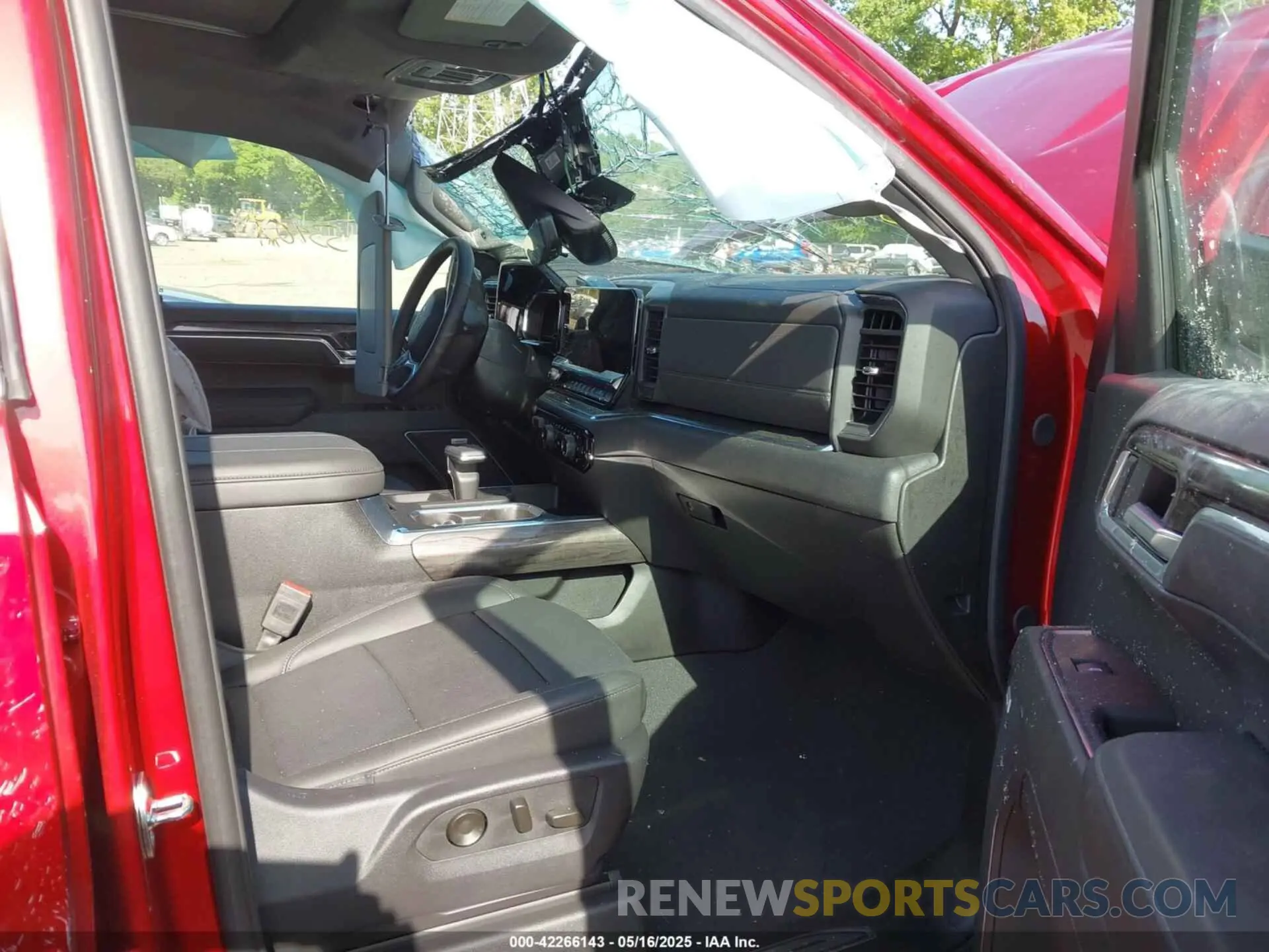 5 Photograph of a damaged car 1GCUDGED5RZ406052 CHEVROLET SILVERADO 1500 2024