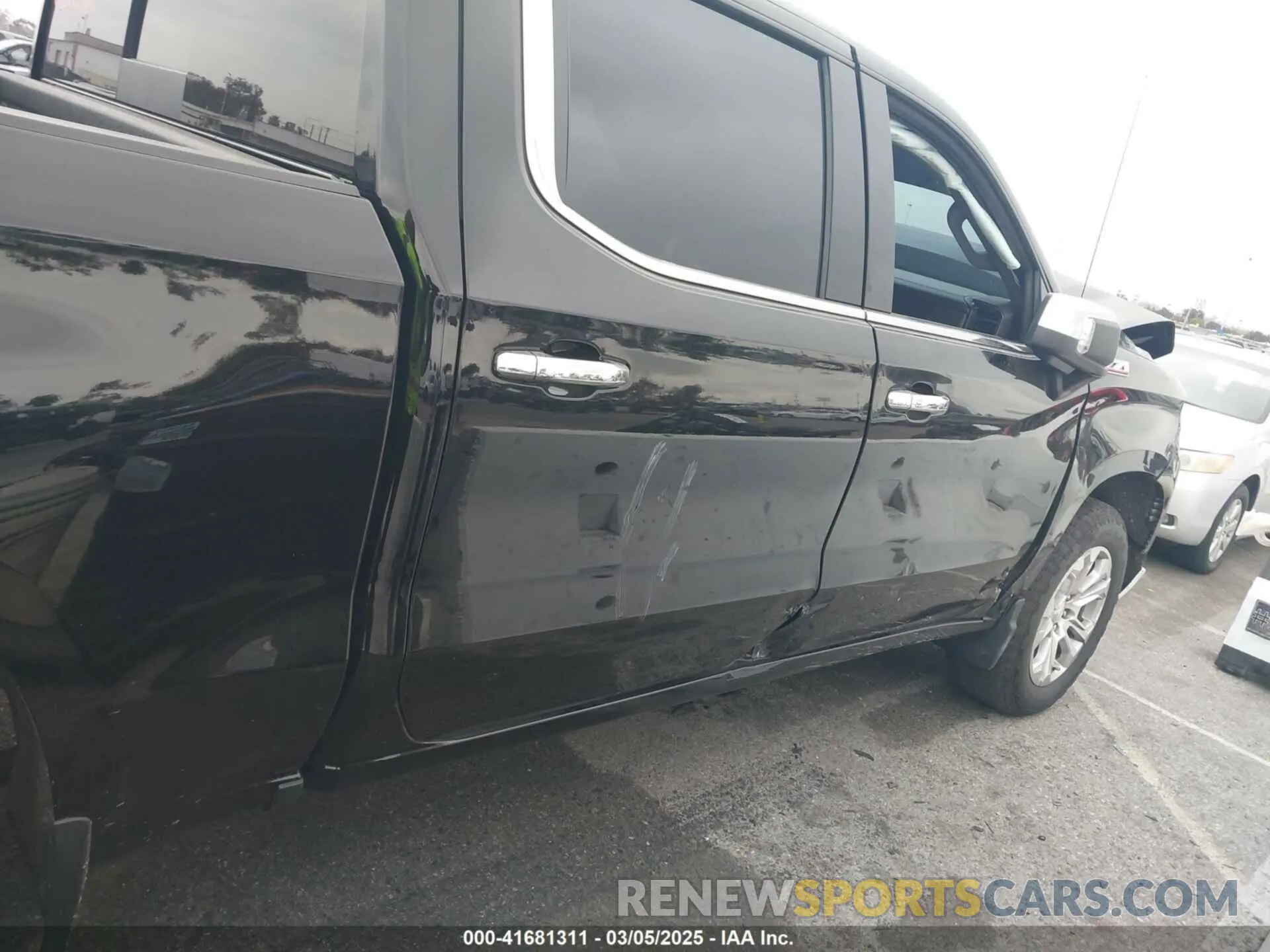 12 Photograph of a damaged car 1GCUDGEL3RZ105870 CHEVROLET SILVERADO 1500 2024