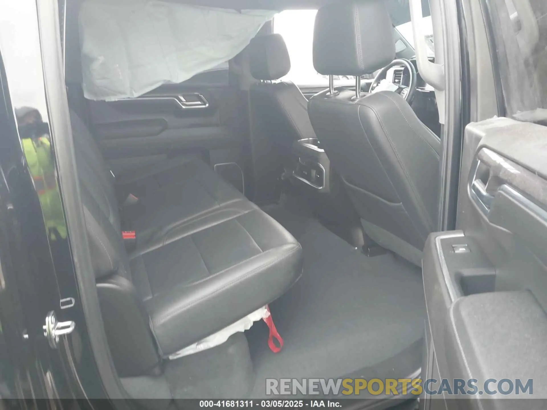 8 Photograph of a damaged car 1GCUDGEL3RZ105870 CHEVROLET SILVERADO 1500 2024