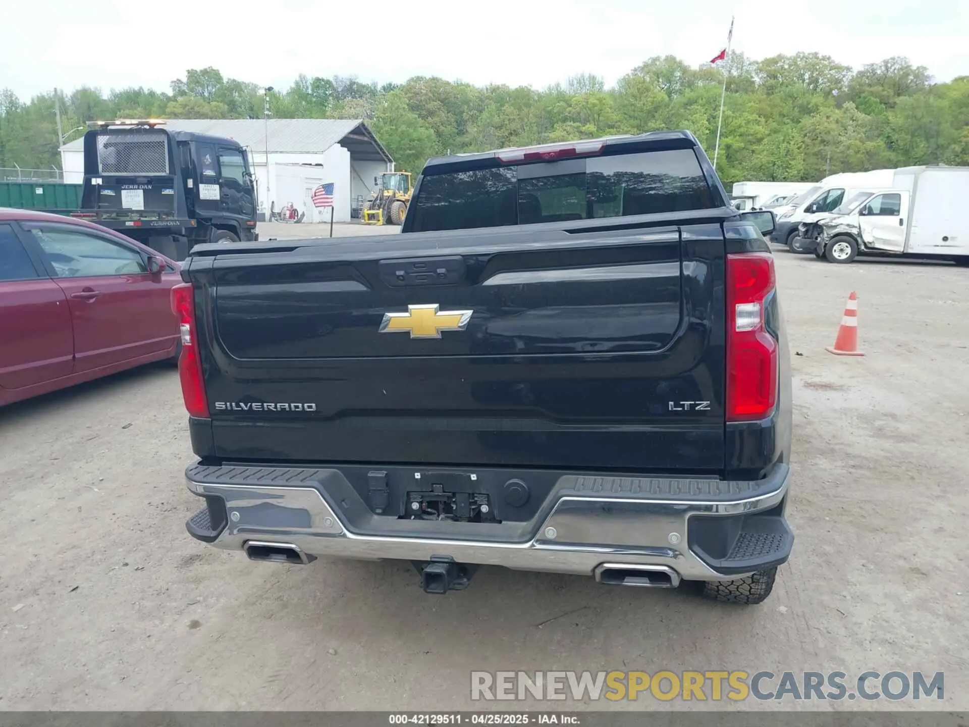 17 Photograph of a damaged car 1GCUDGELXRZ250646 CHEVROLET SILVERADO 1500 2024