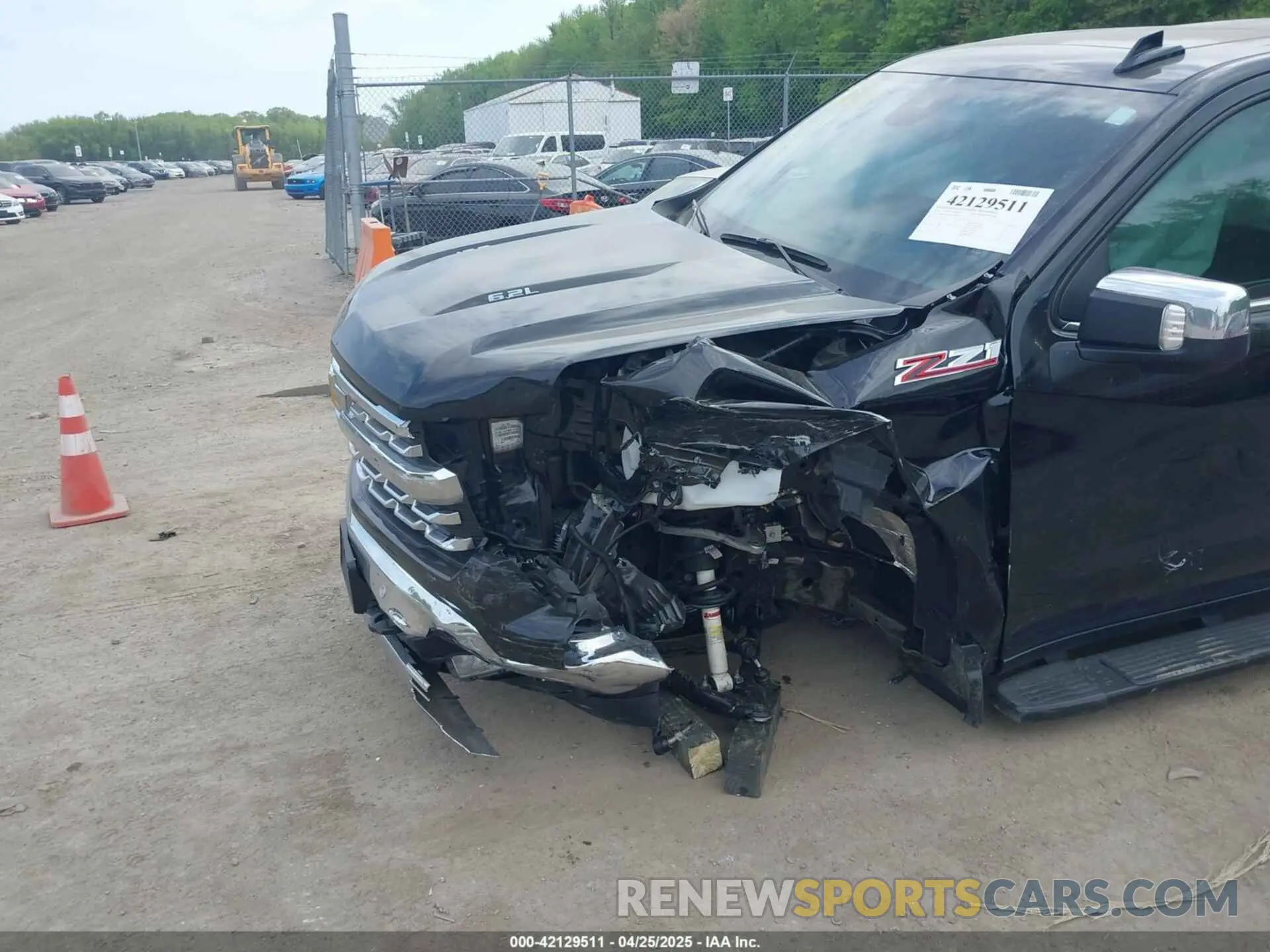 6 Photograph of a damaged car 1GCUDGELXRZ250646 CHEVROLET SILVERADO 1500 2024