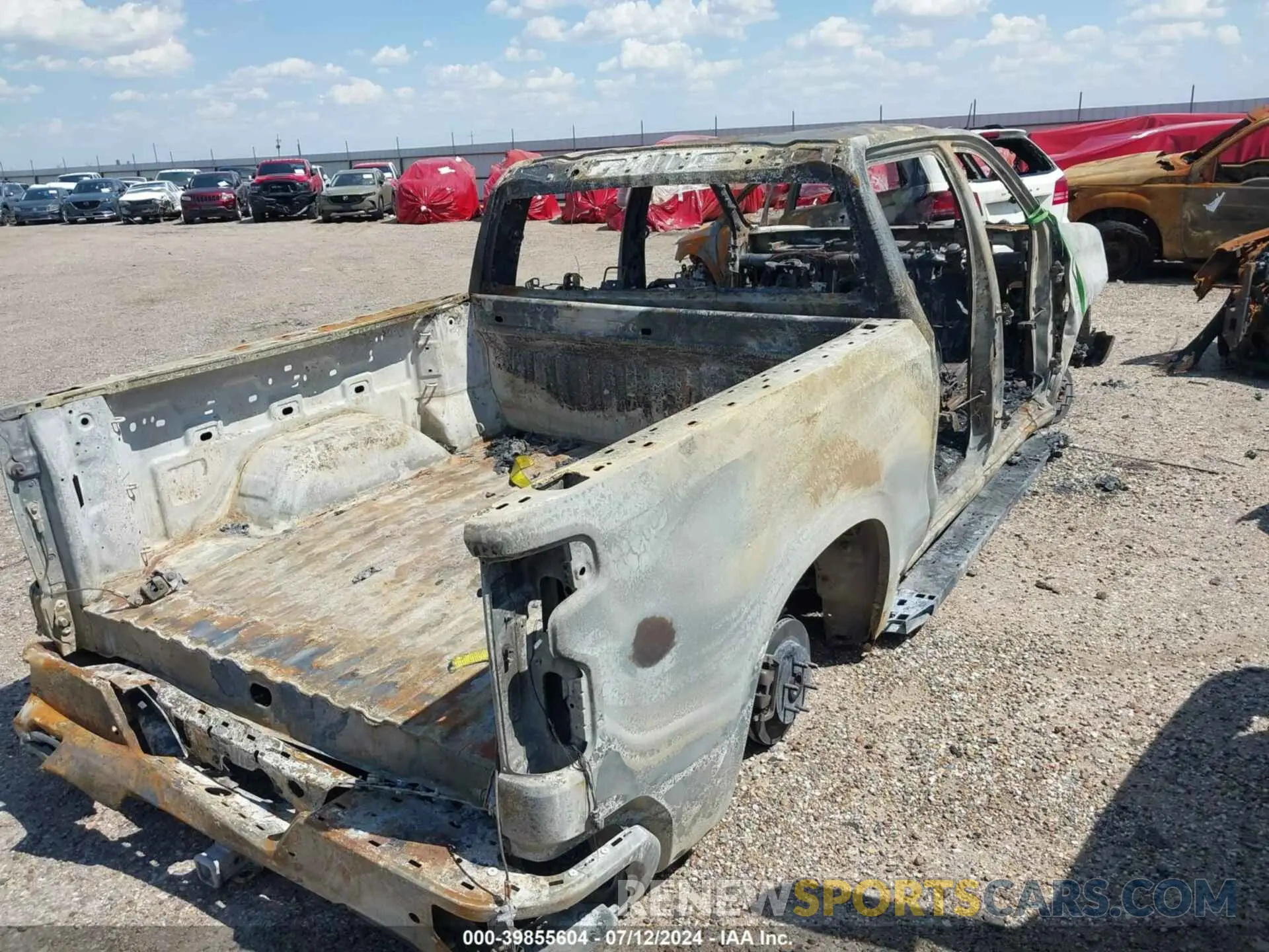 4 Photograph of a damaged car 1GCUDJE83RZ199693 CHEVROLET SILVERADO 1500 2024