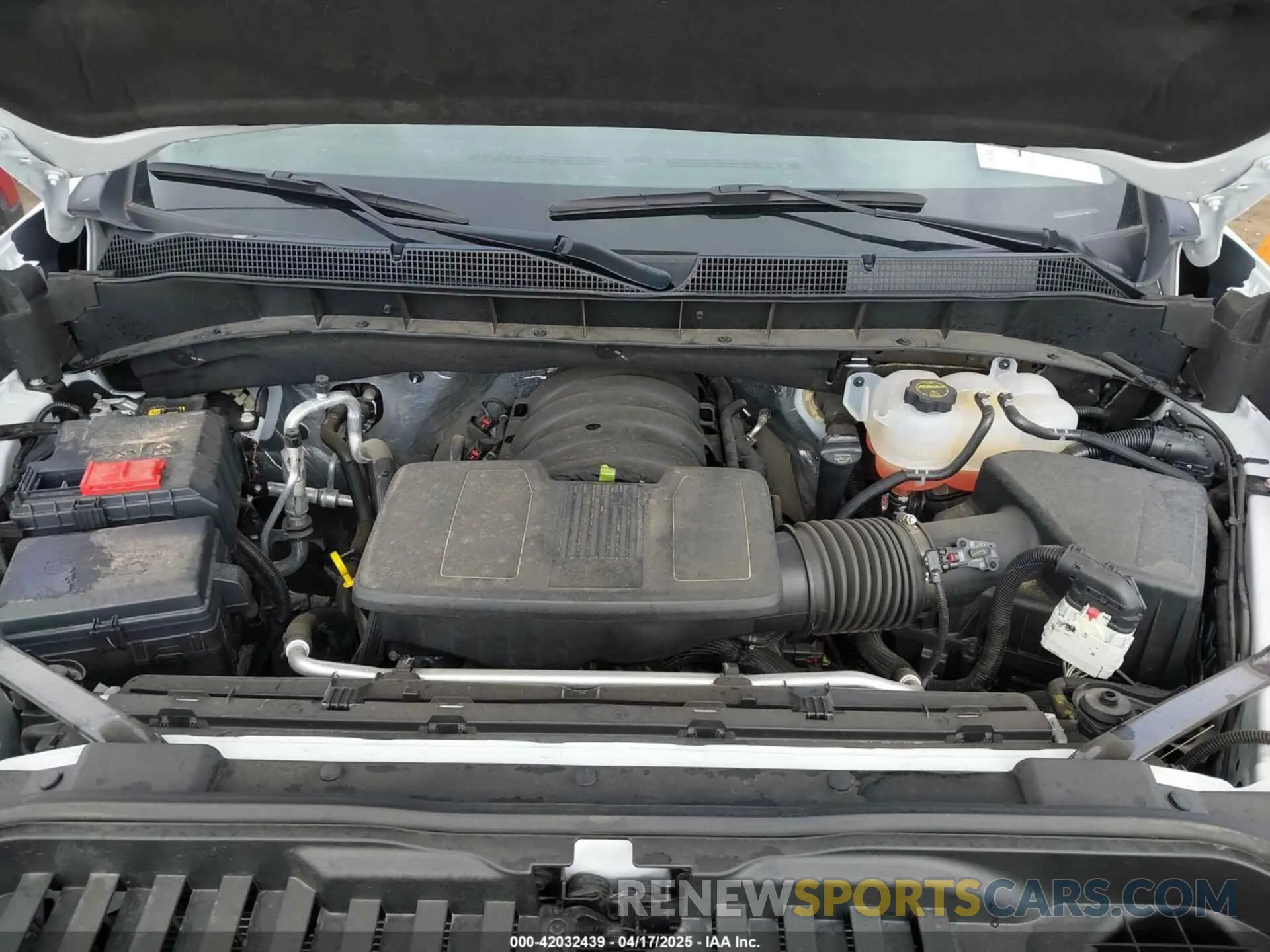 10 Photograph of a damaged car 2GCUDDED3R1209582 CHEVROLET SILVERADO 1500 2024