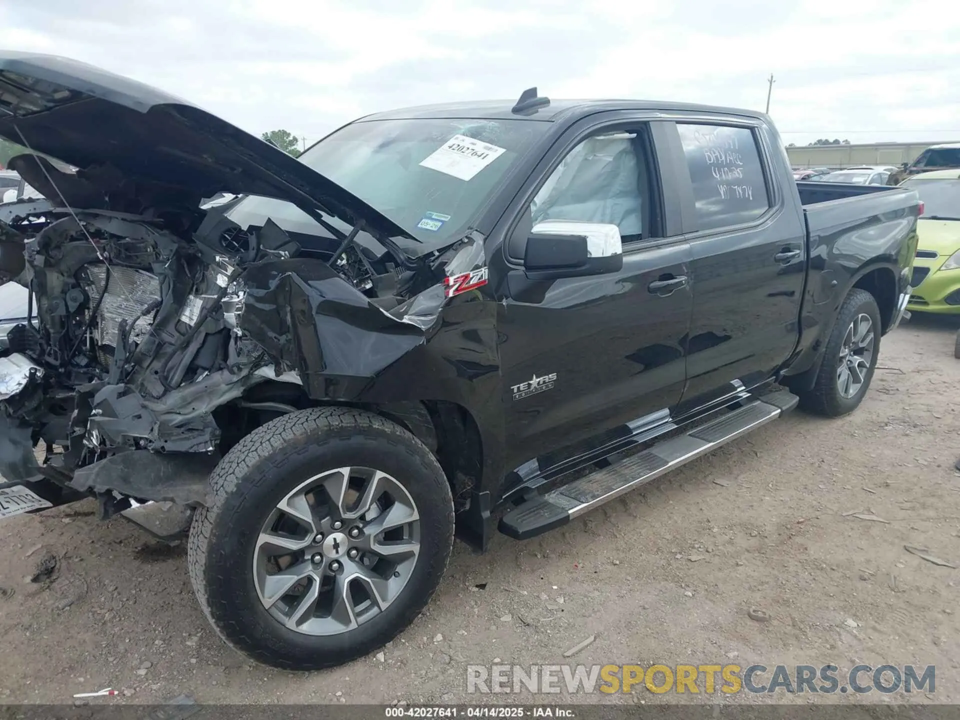 2 Photograph of a damaged car 2GCUDDED4R1217478 CHEVROLET SILVERADO 1500 2024