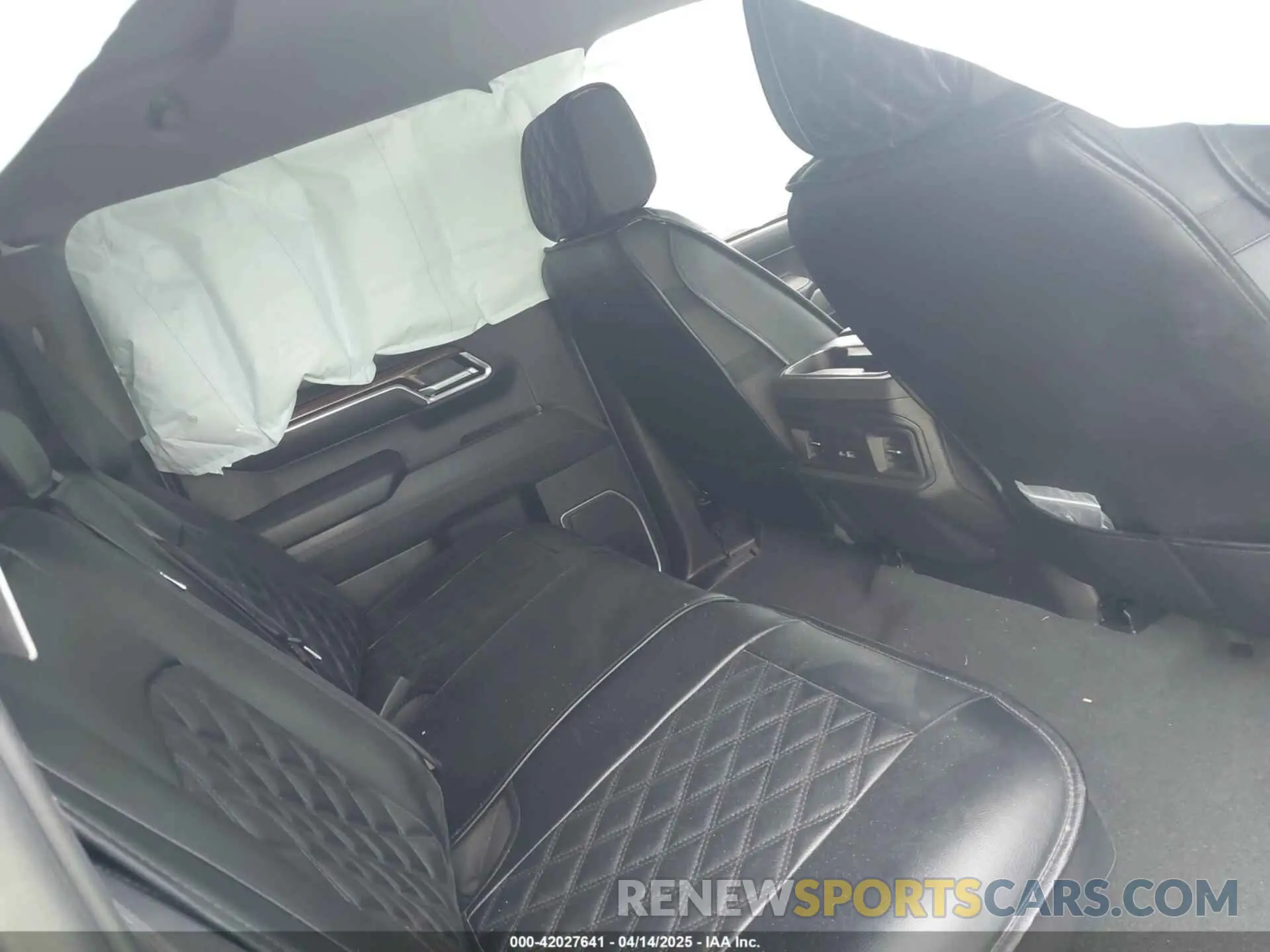 8 Photograph of a damaged car 2GCUDDED4R1217478 CHEVROLET SILVERADO 1500 2024