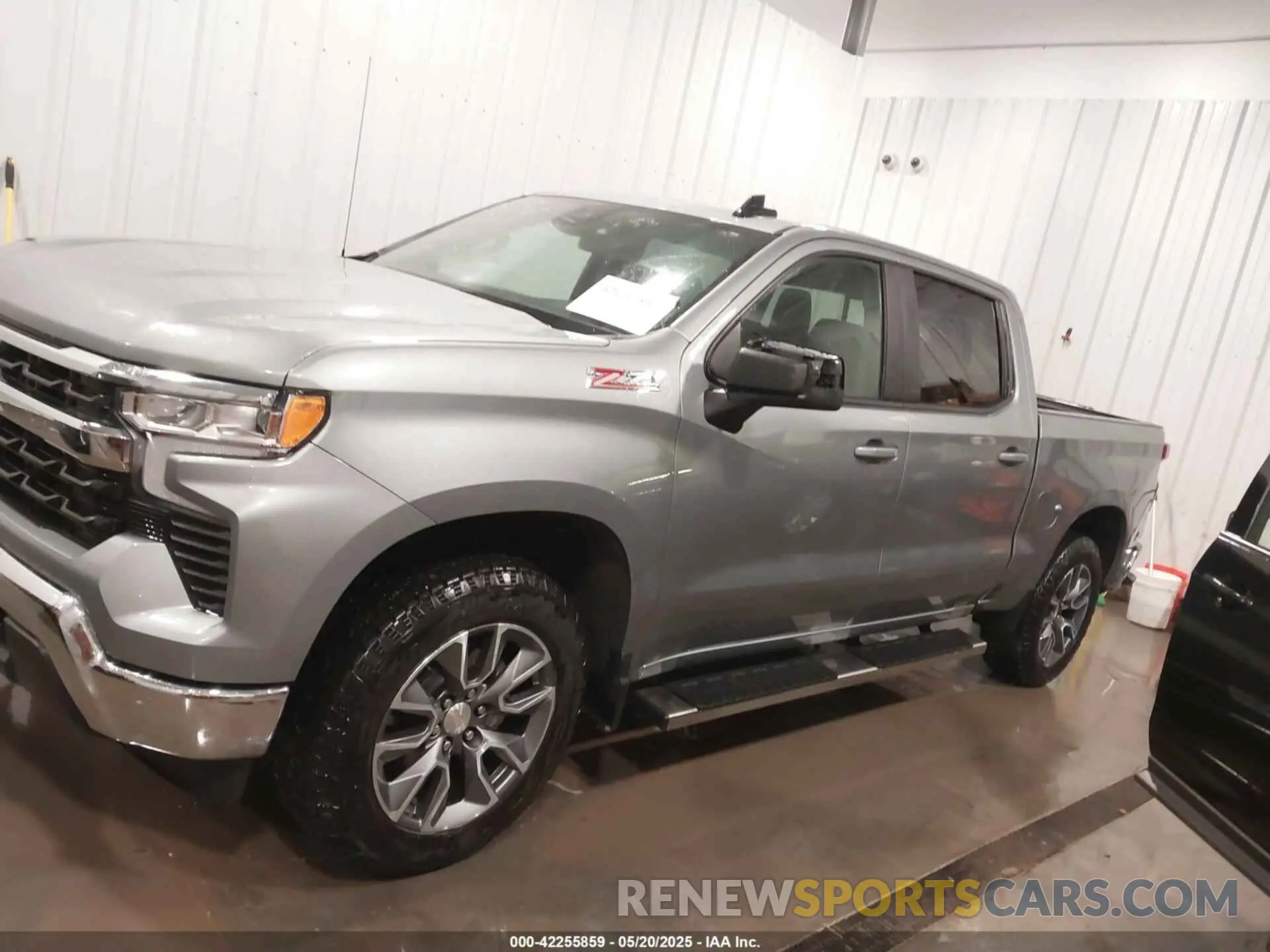 14 Photograph of a damaged car 2GCUDDED8R1217614 CHEVROLET SILVERADO 1500 2024