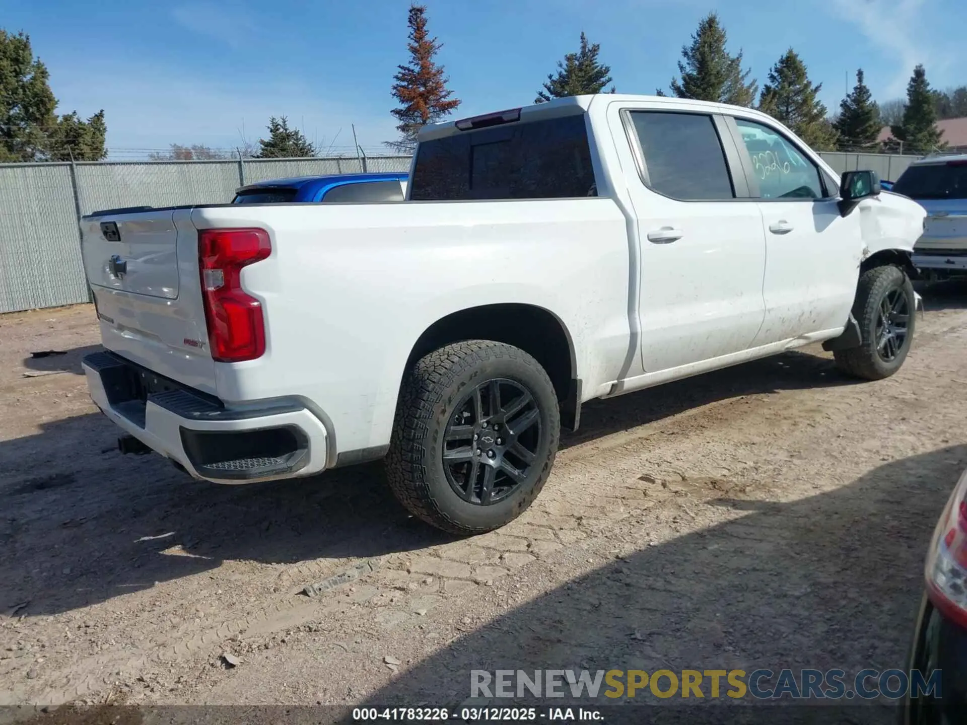 4 Photograph of a damaged car 2GCUDEED4R1211055 CHEVROLET SILVERADO 1500 2024