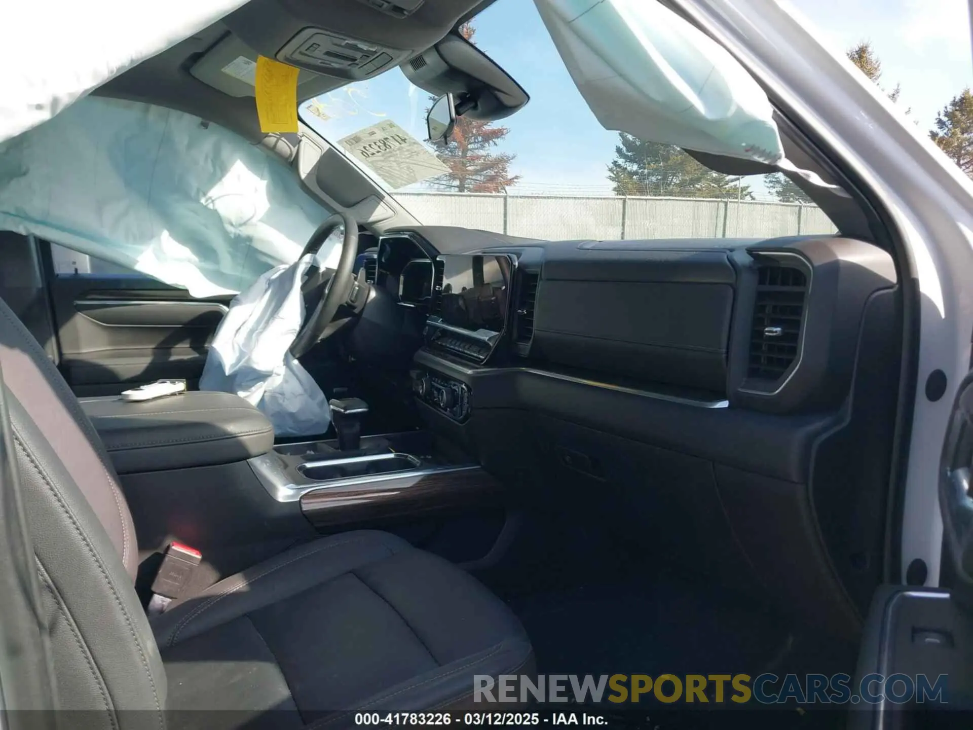 5 Photograph of a damaged car 2GCUDEED4R1211055 CHEVROLET SILVERADO 1500 2024