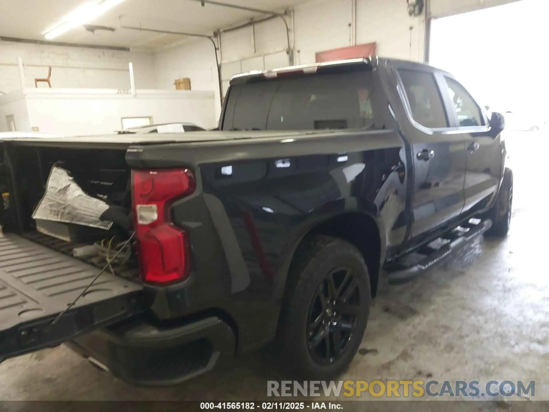 4 Photograph of a damaged car 2GCUDEED6R1134124 CHEVROLET SILVERADO 1500 2024