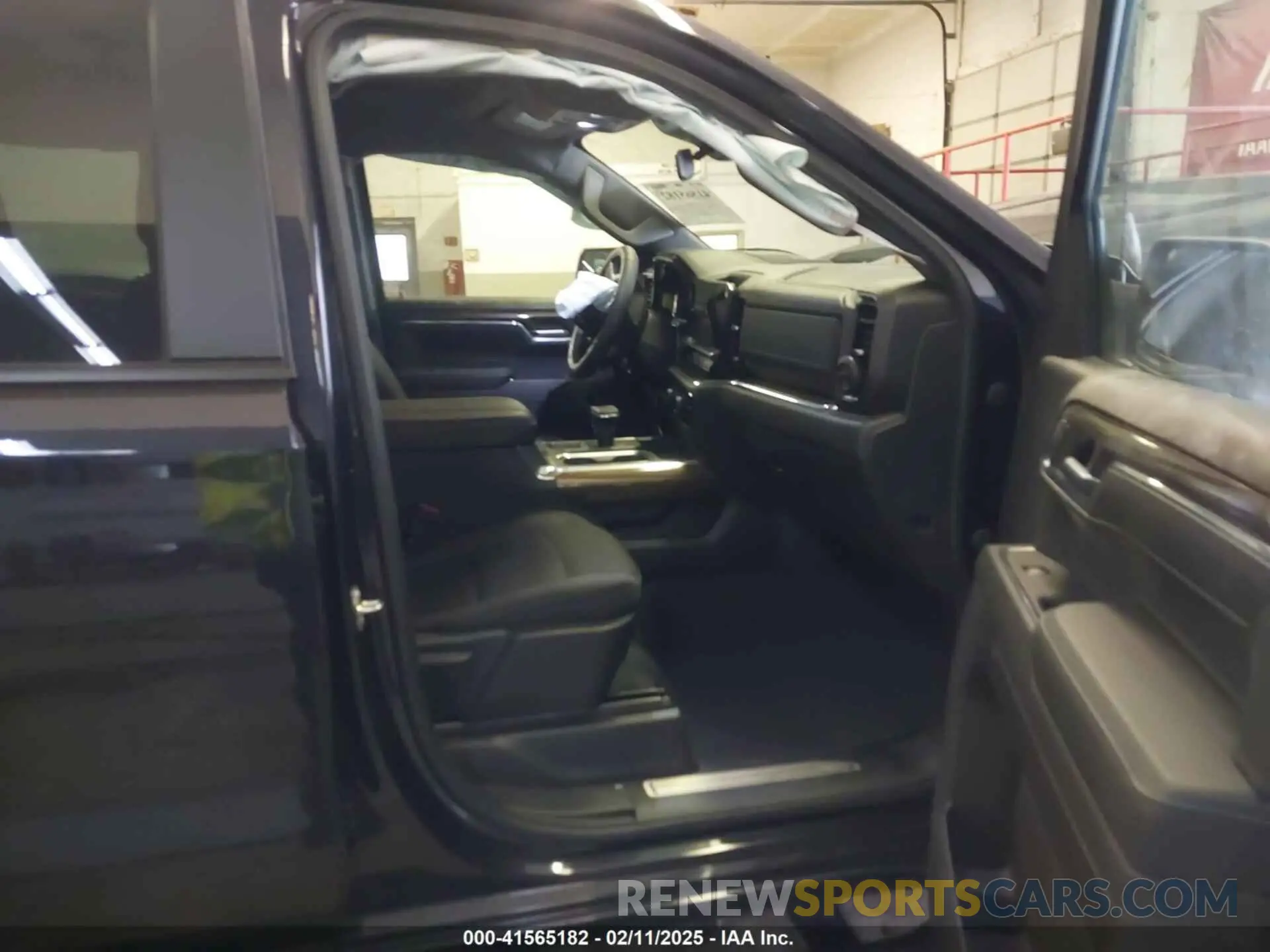 5 Photograph of a damaged car 2GCUDEED6R1134124 CHEVROLET SILVERADO 1500 2024