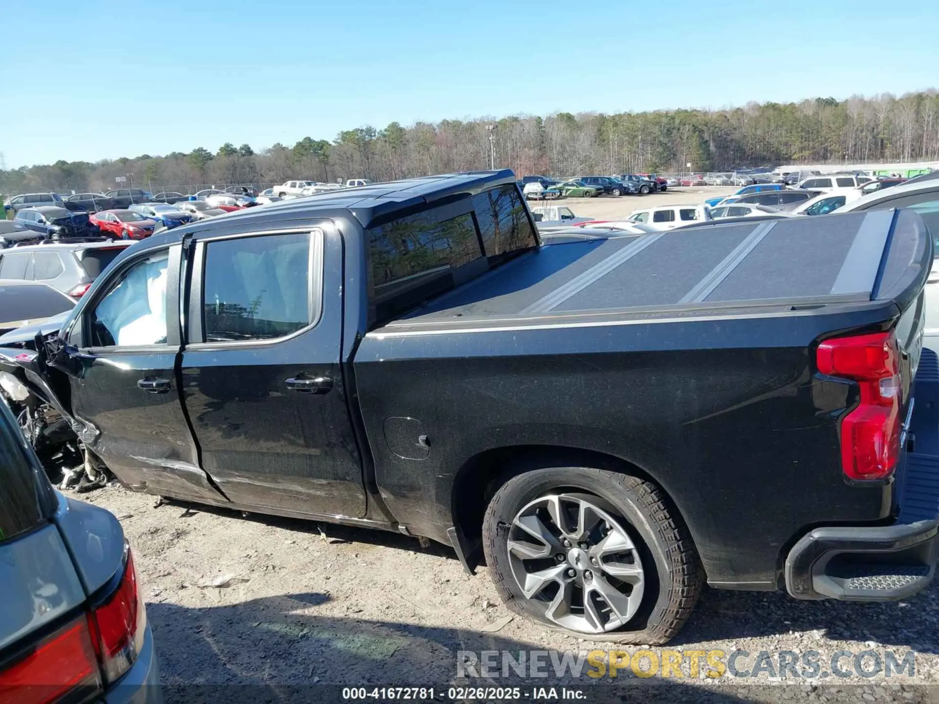 14 Photograph of a damaged car 2GCUDEED6R1157600 CHEVROLET SILVERADO 1500 2024