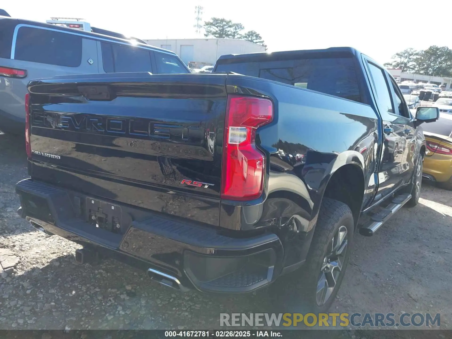 4 Photograph of a damaged car 2GCUDEED6R1157600 CHEVROLET SILVERADO 1500 2024