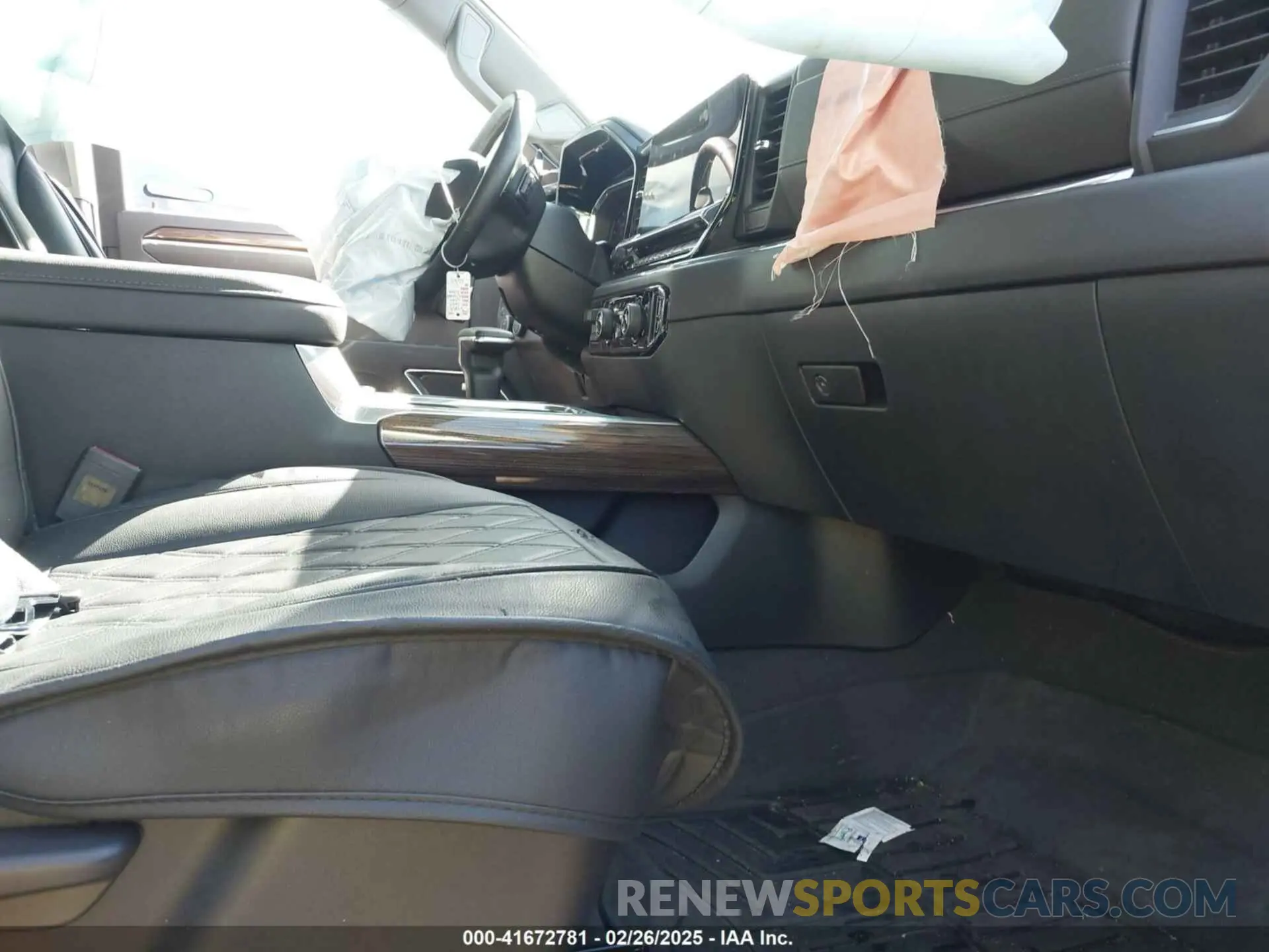 5 Photograph of a damaged car 2GCUDEED6R1157600 CHEVROLET SILVERADO 1500 2024
