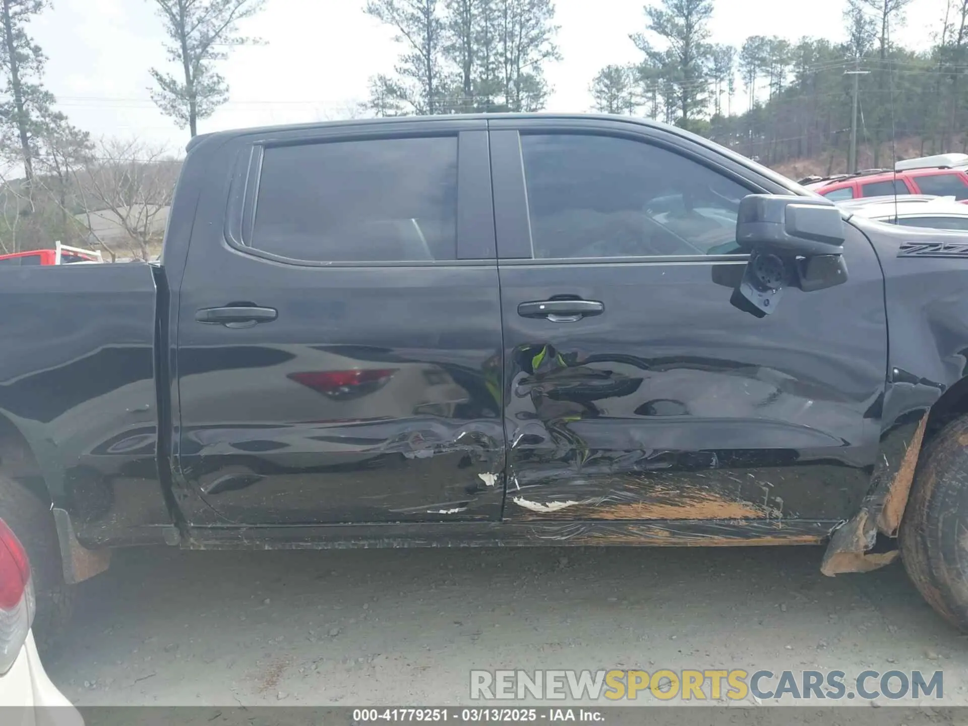 13 Photograph of a damaged car 2GCUDEED8R1143343 CHEVROLET SILVERADO 1500 2024
