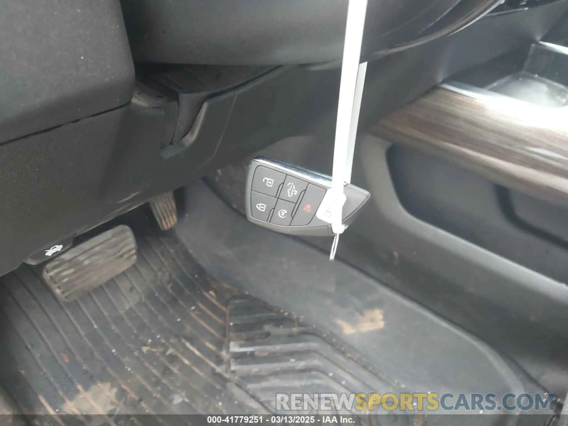 17 Photograph of a damaged car 2GCUDEED8R1143343 CHEVROLET SILVERADO 1500 2024