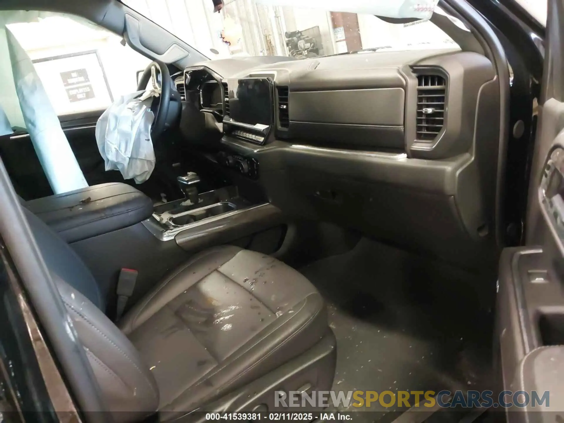 5 Photograph of a damaged car 2GCUDGED2R1174289 CHEVROLET SILVERADO 1500 2024