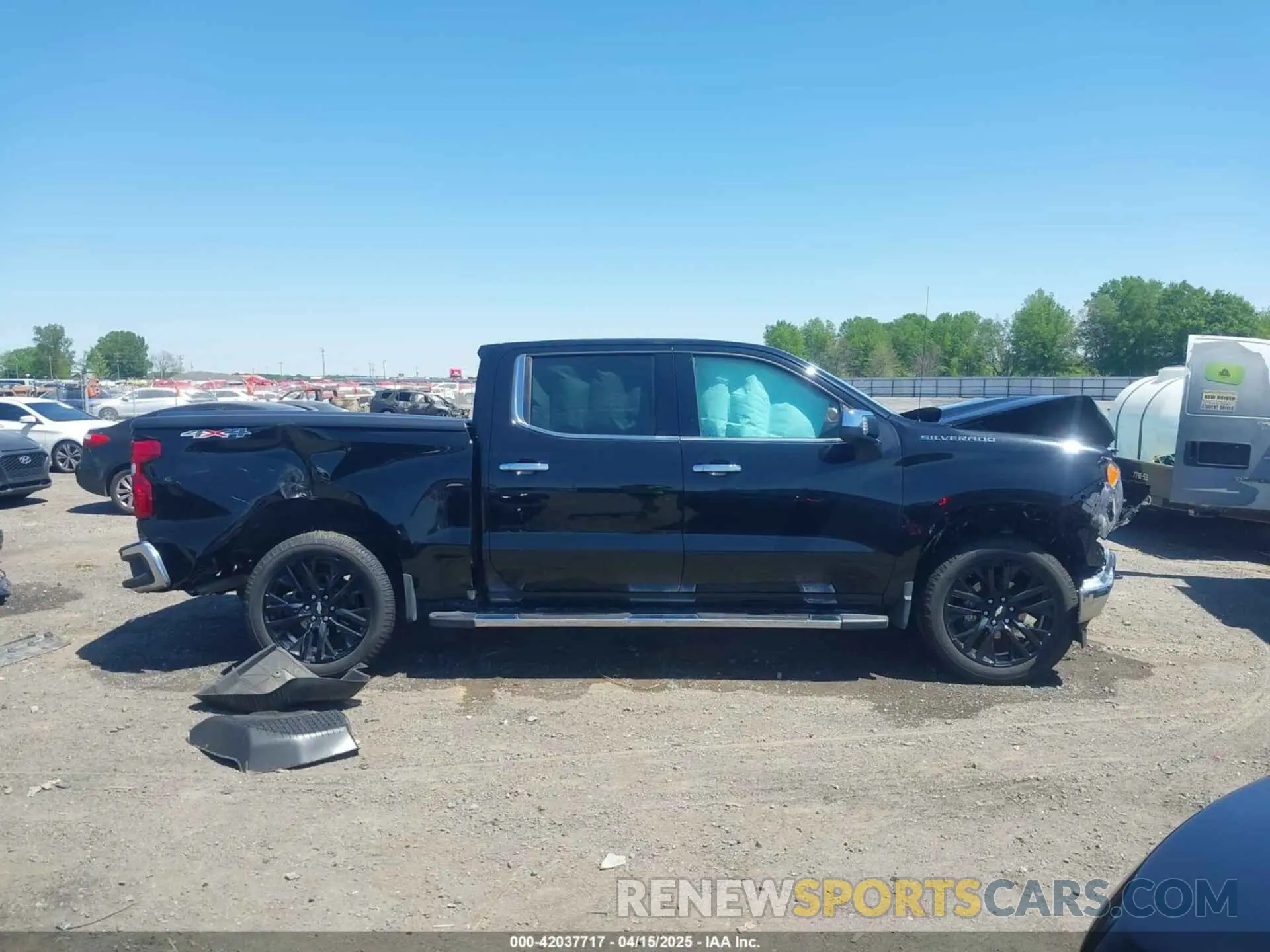 14 Photograph of a damaged car 2GCUDGED7R1152966 CHEVROLET SILVERADO 1500 2024