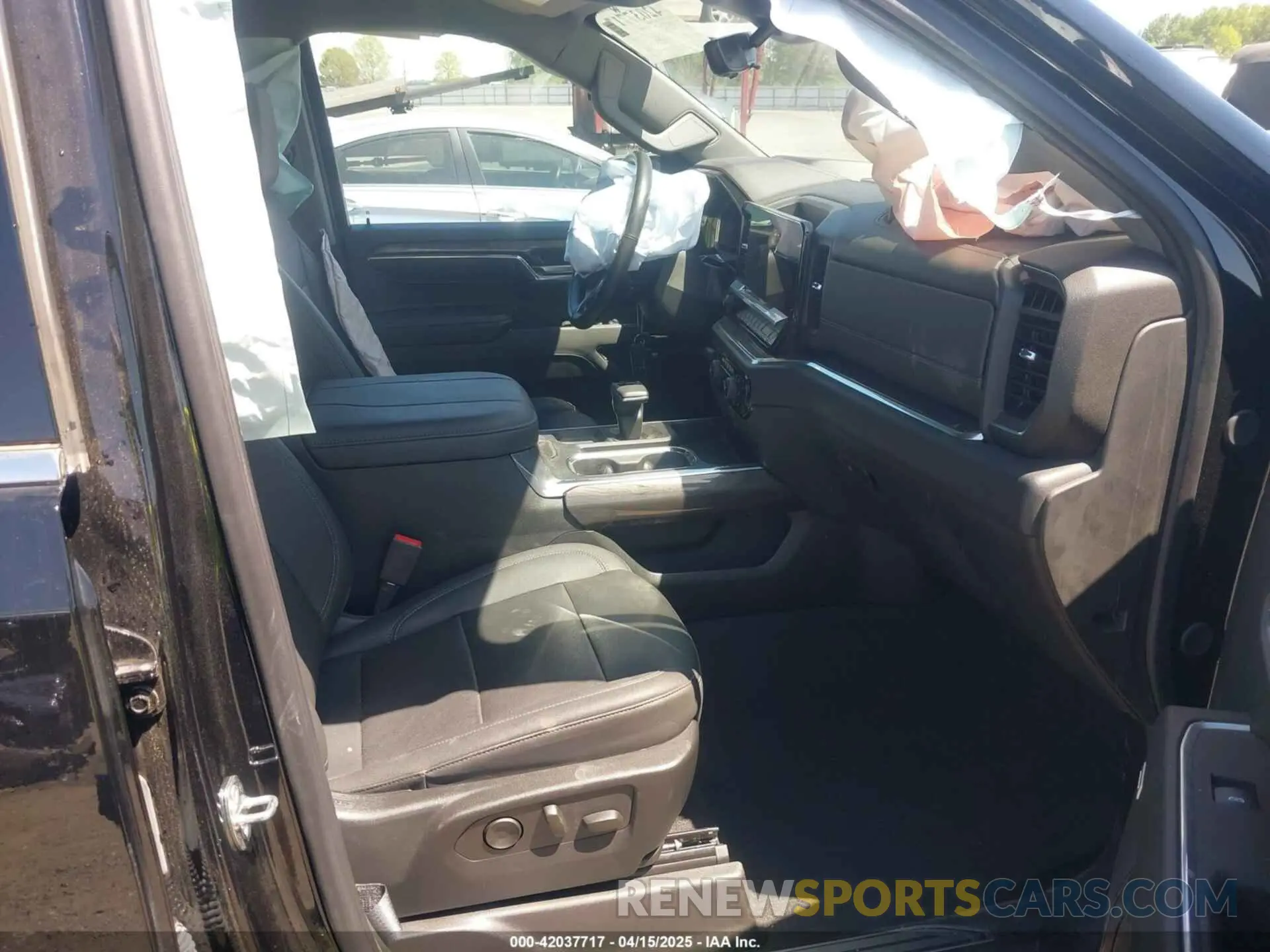 5 Photograph of a damaged car 2GCUDGED7R1152966 CHEVROLET SILVERADO 1500 2024