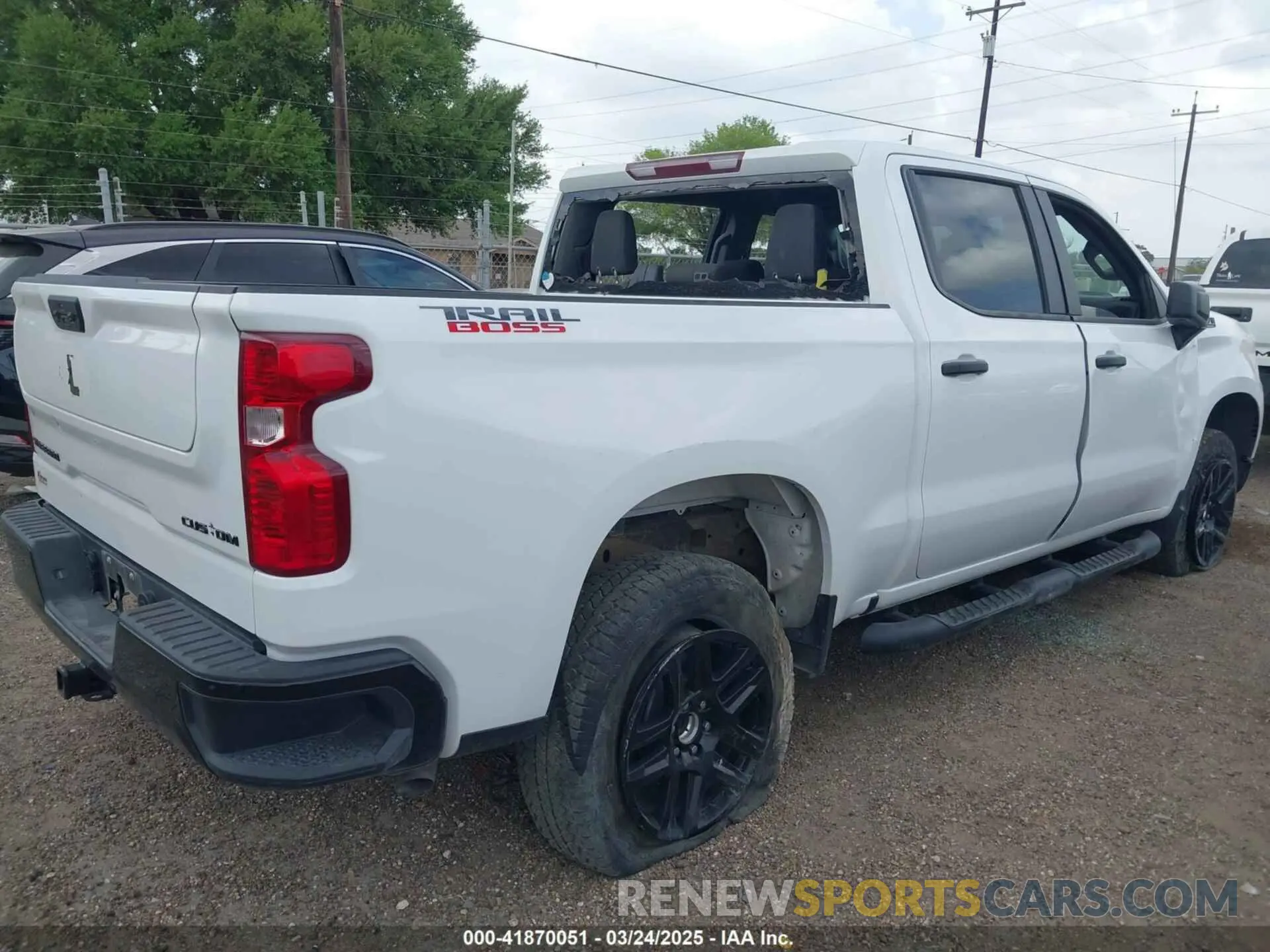 4 Photograph of a damaged car 3GCPDCEK3RG141944 CHEVROLET SILVERADO 1500 2024
