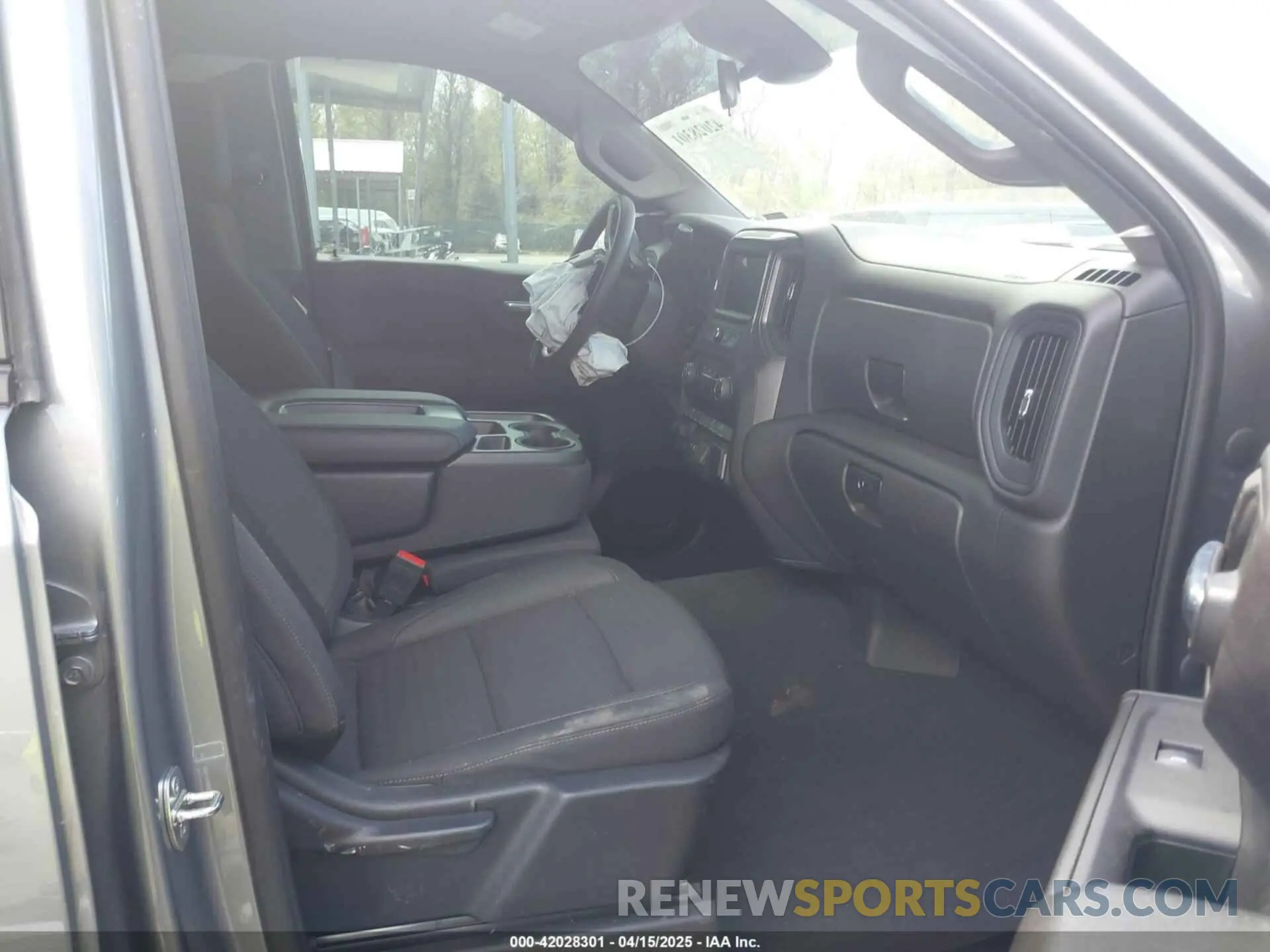 5 Photograph of a damaged car 3GCUDCE85RG103431 CHEVROLET SILVERADO 1500 2024