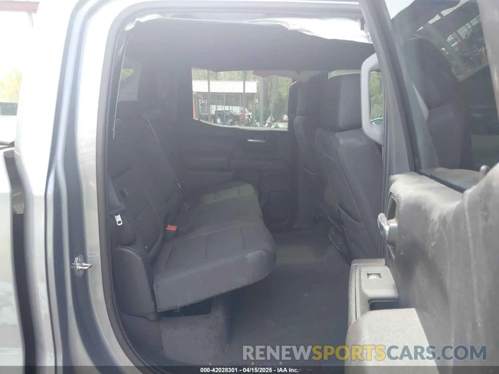8 Photograph of a damaged car 3GCUDCE85RG103431 CHEVROLET SILVERADO 1500 2024
