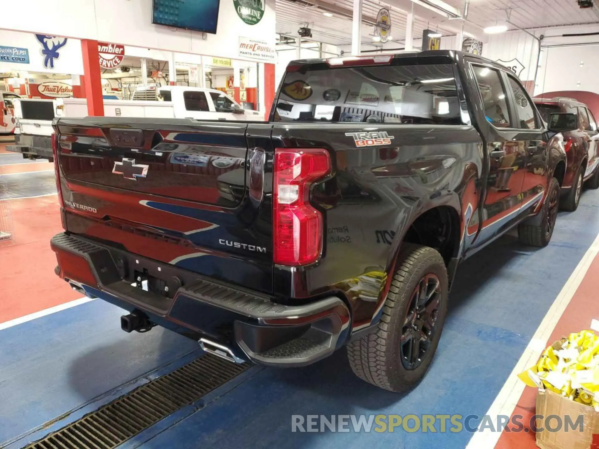12 Photograph of a damaged car 3GCUDCED2RG278006 CHEVROLET SILVERADO 1500 2024