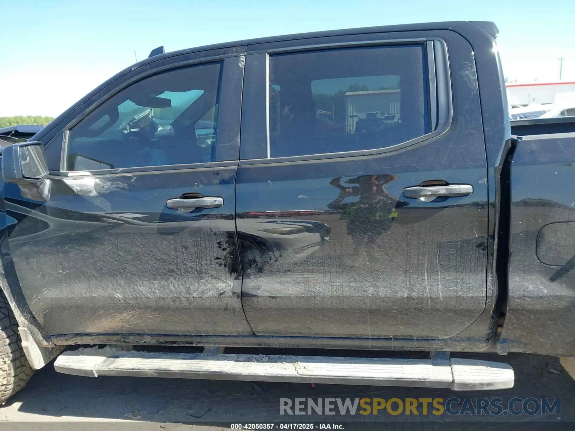 14 Photograph of a damaged car 3GCUDCED3RG425692 CHEVROLET SILVERADO 1500 2024