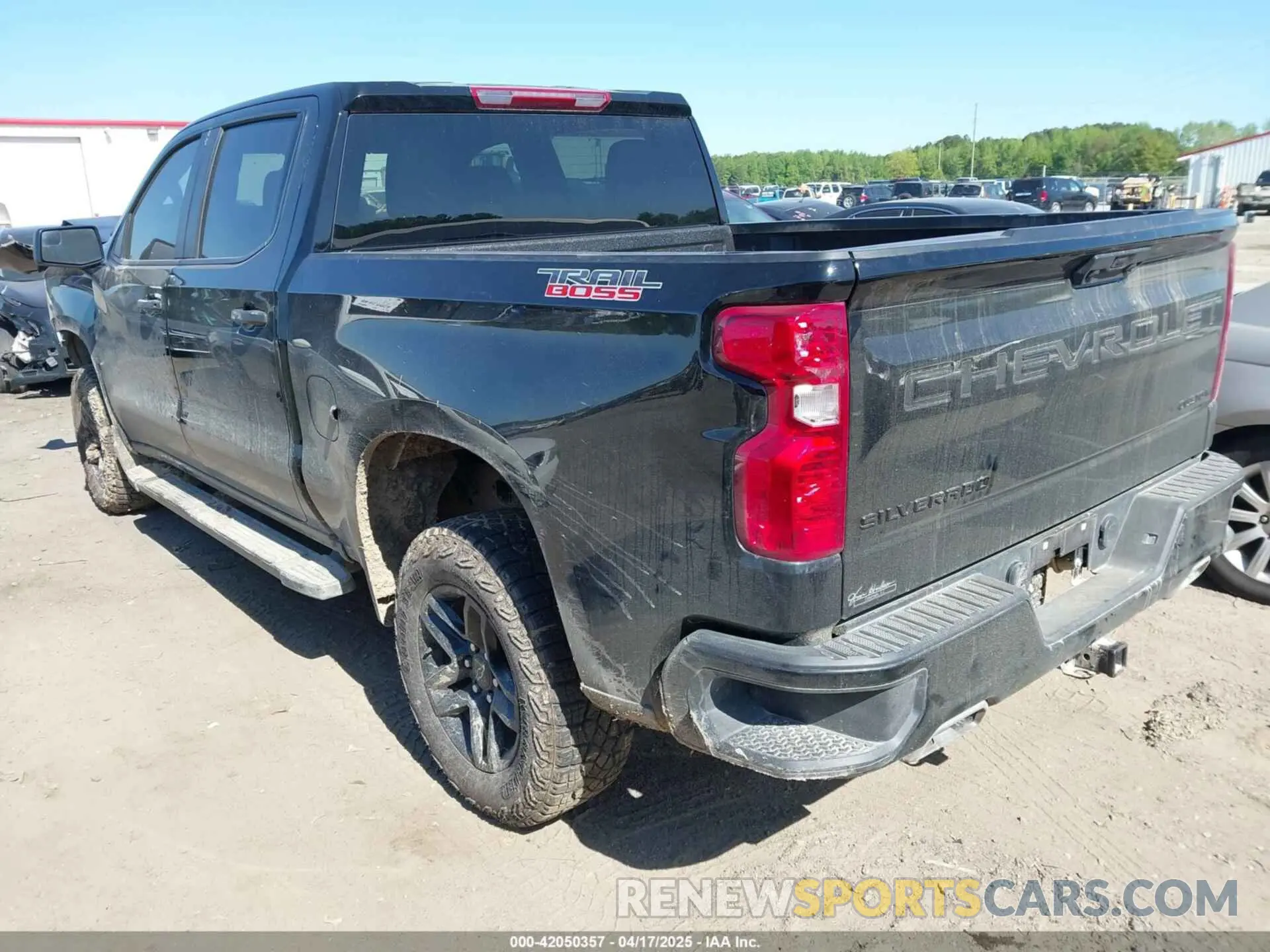 3 Photograph of a damaged car 3GCUDCED3RG425692 CHEVROLET SILVERADO 1500 2024