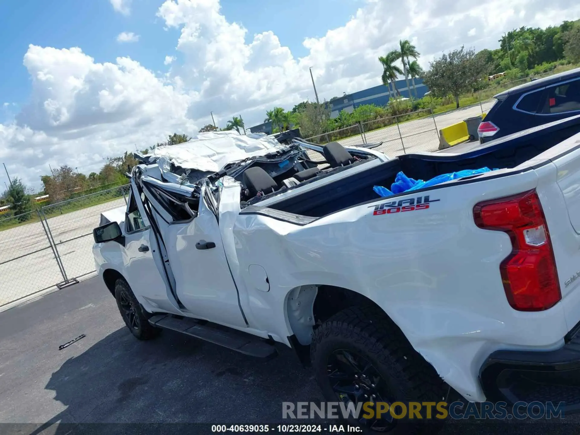 19 Photograph of a damaged car 3GCUDCED6RG354939 CHEVROLET SILVERADO 1500 2024