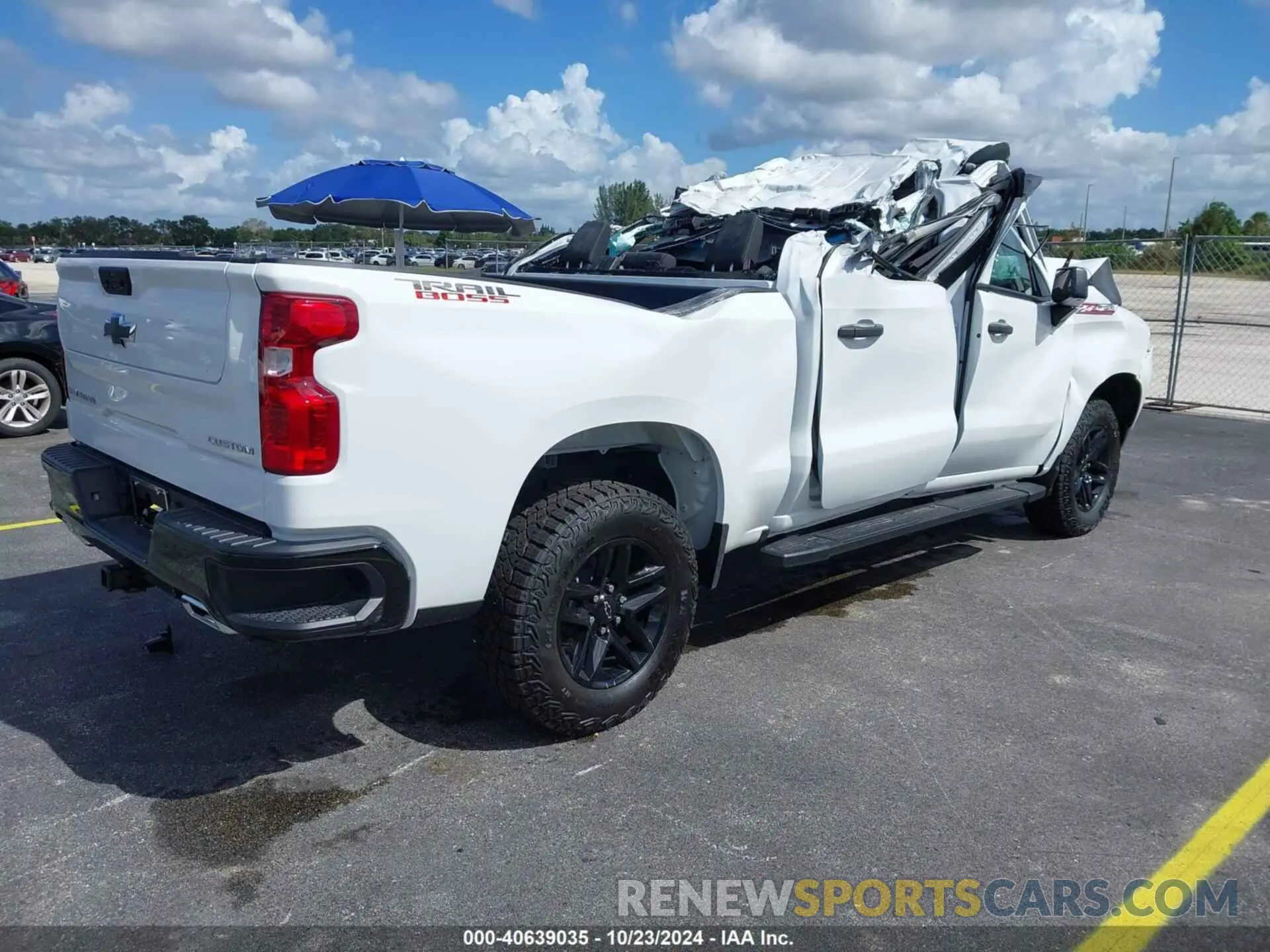 4 Photograph of a damaged car 3GCUDCED6RG354939 CHEVROLET SILVERADO 1500 2024