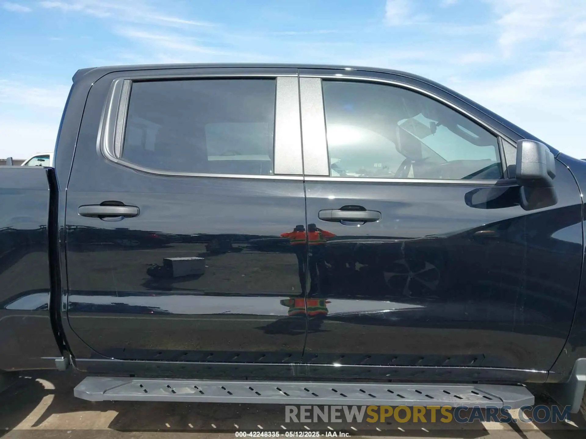 13 Photograph of a damaged car 3GCUDCED9RG366664 CHEVROLET SILVERADO 1500 2024