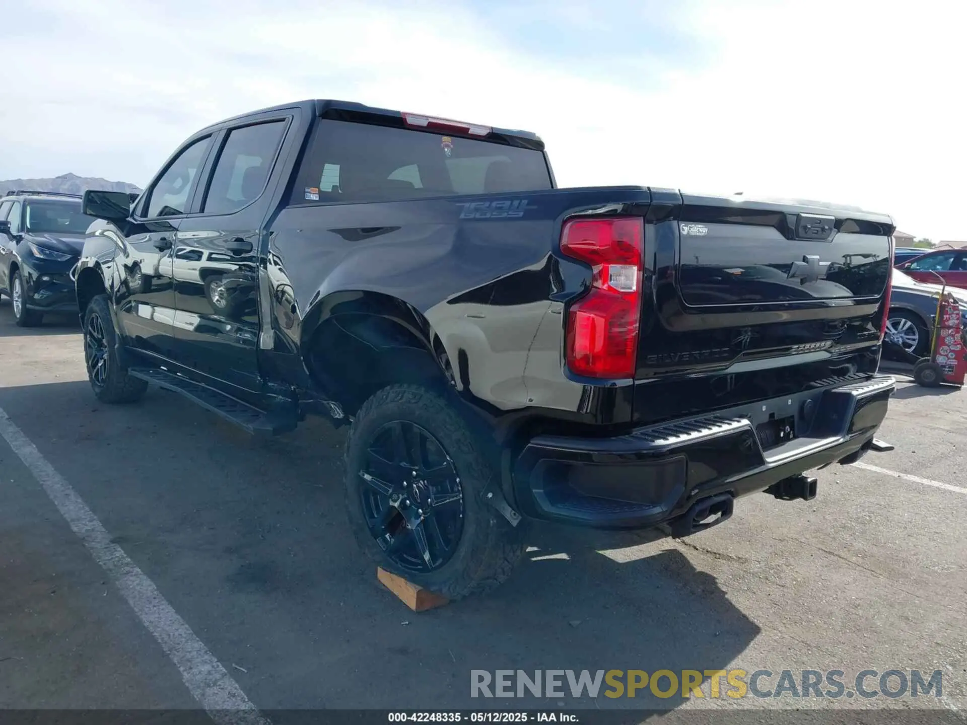 3 Photograph of a damaged car 3GCUDCED9RG366664 CHEVROLET SILVERADO 1500 2024
