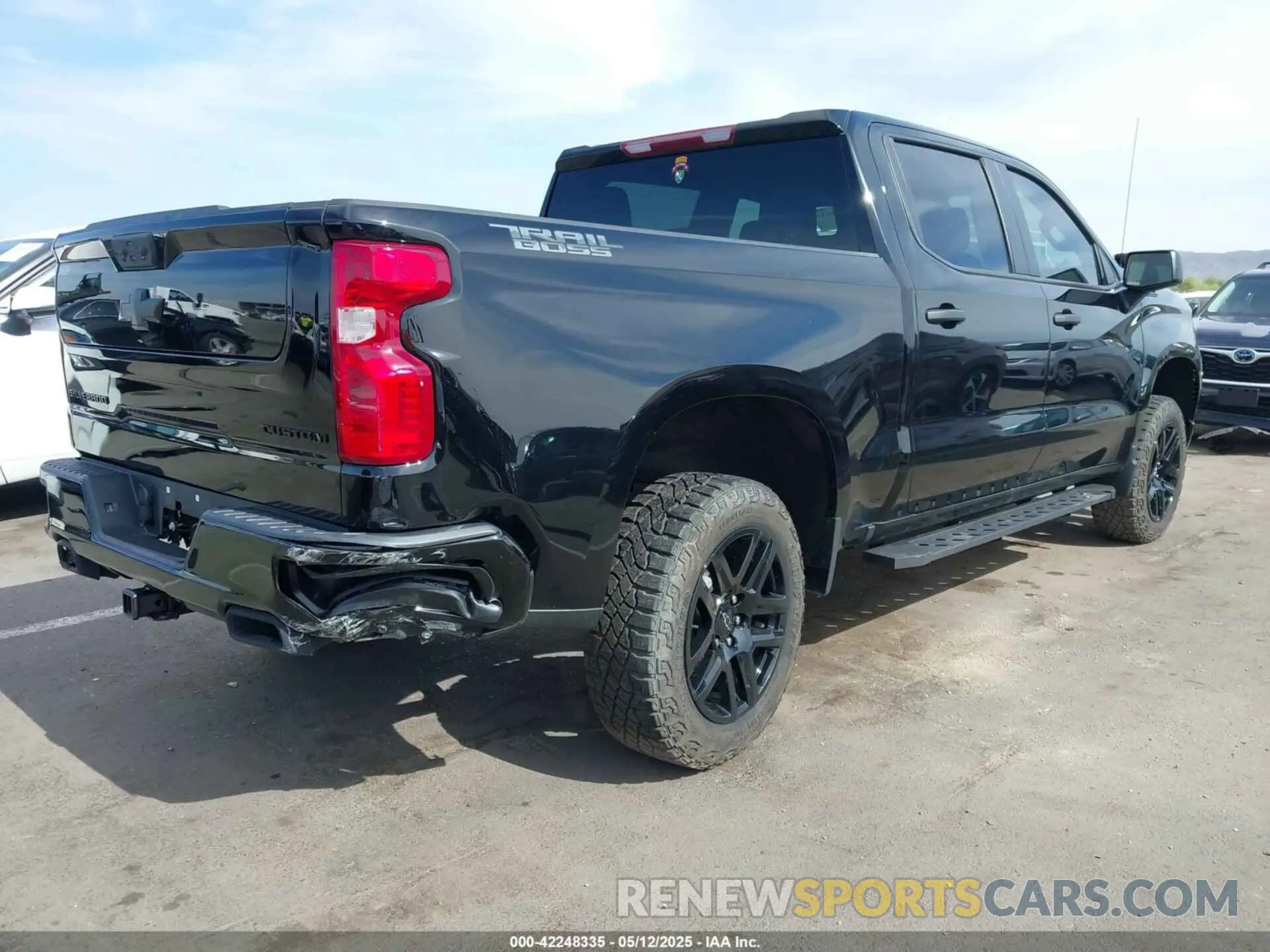 4 Photograph of a damaged car 3GCUDCED9RG366664 CHEVROLET SILVERADO 1500 2024