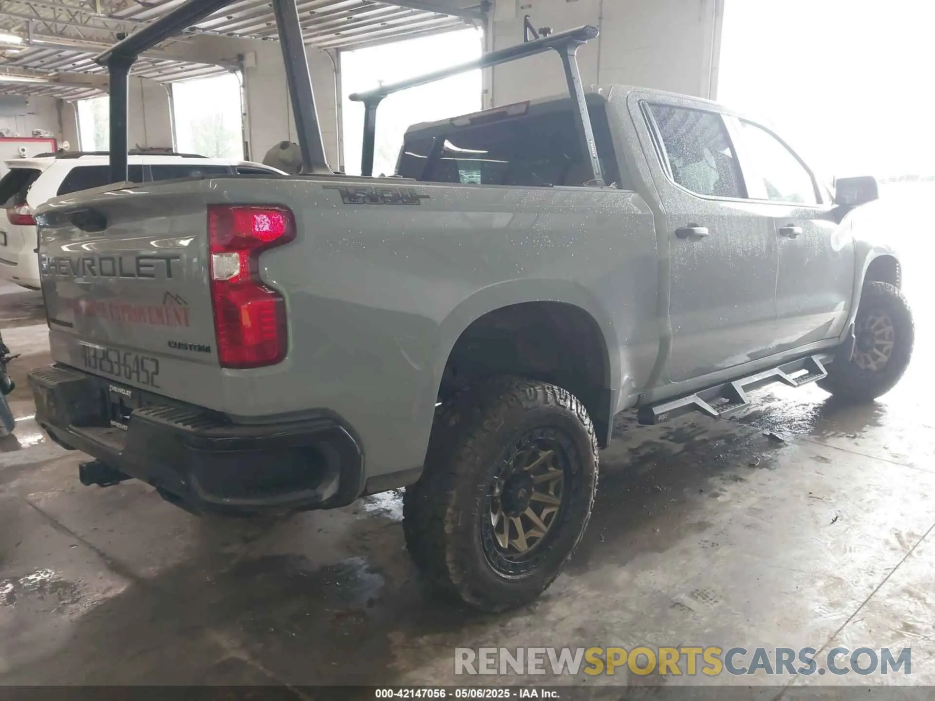 4 Photograph of a damaged car 3GCUDCEDXRG355740 CHEVROLET SILVERADO 1500 2024