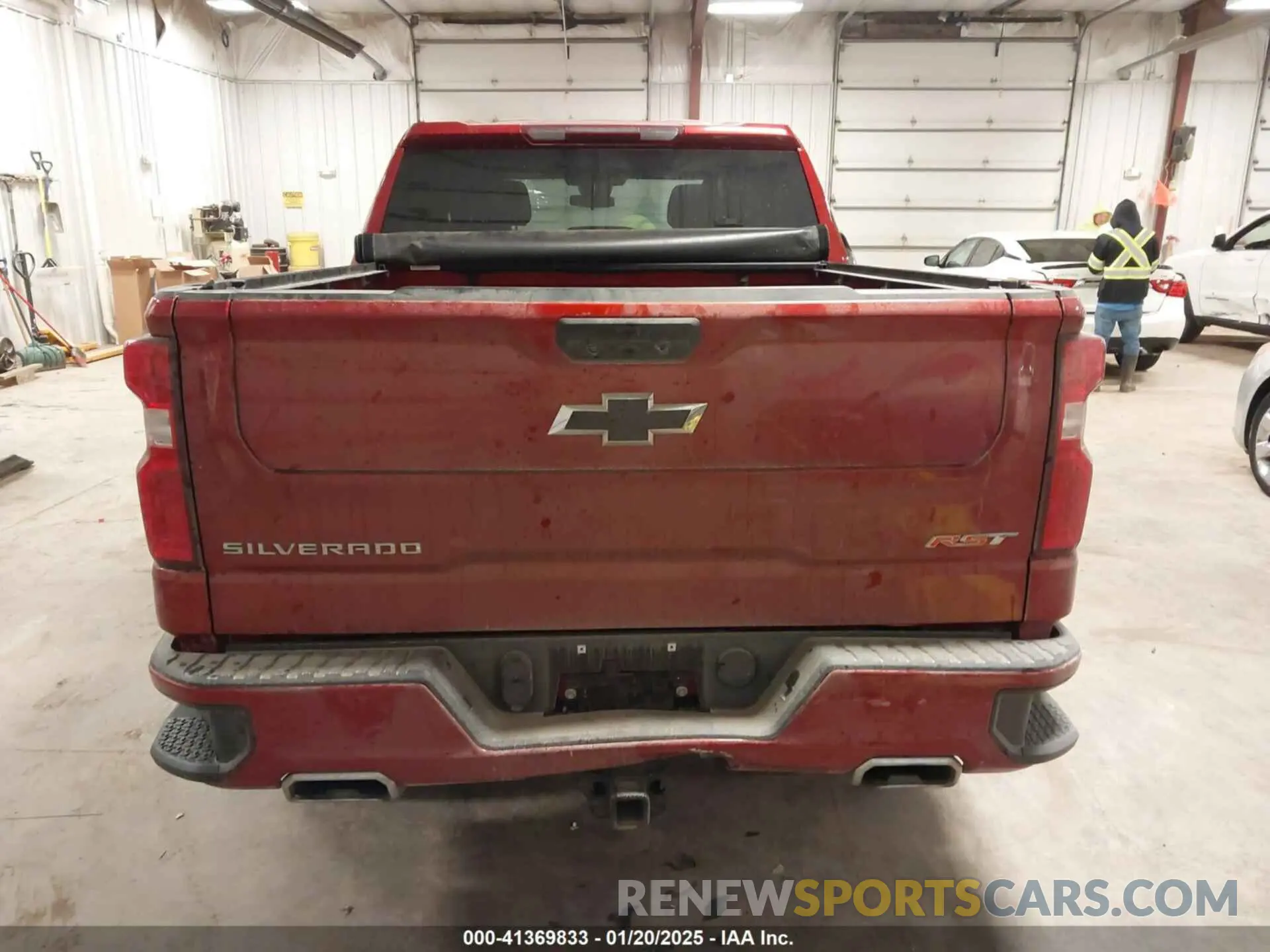 17 Photograph of a damaged car 3GCUDEED2RG152000 CHEVROLET SILVERADO 1500 2024
