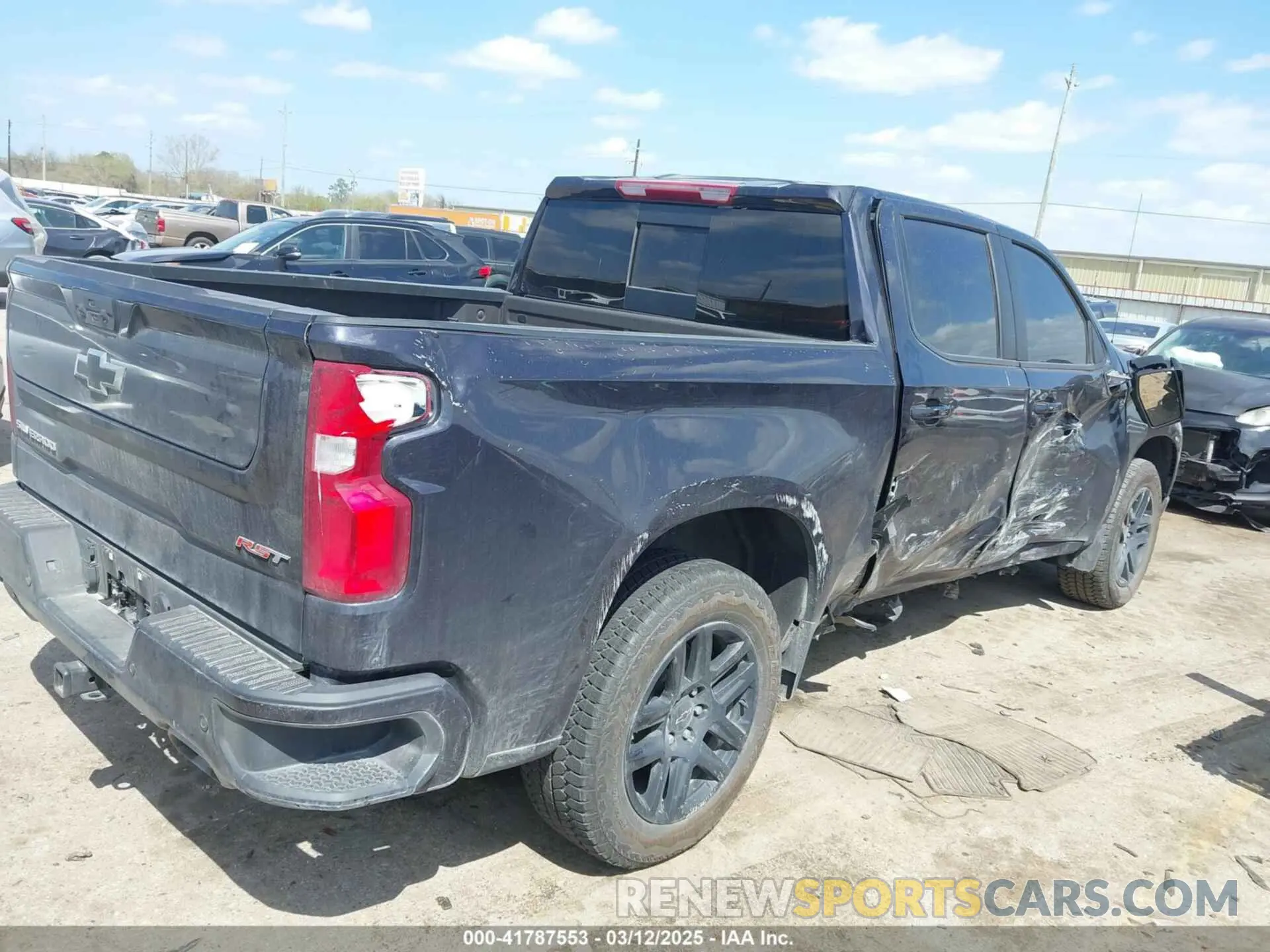 4 Photograph of a damaged car 3GCUDEED2RG382572 CHEVROLET SILVERADO 1500 2024