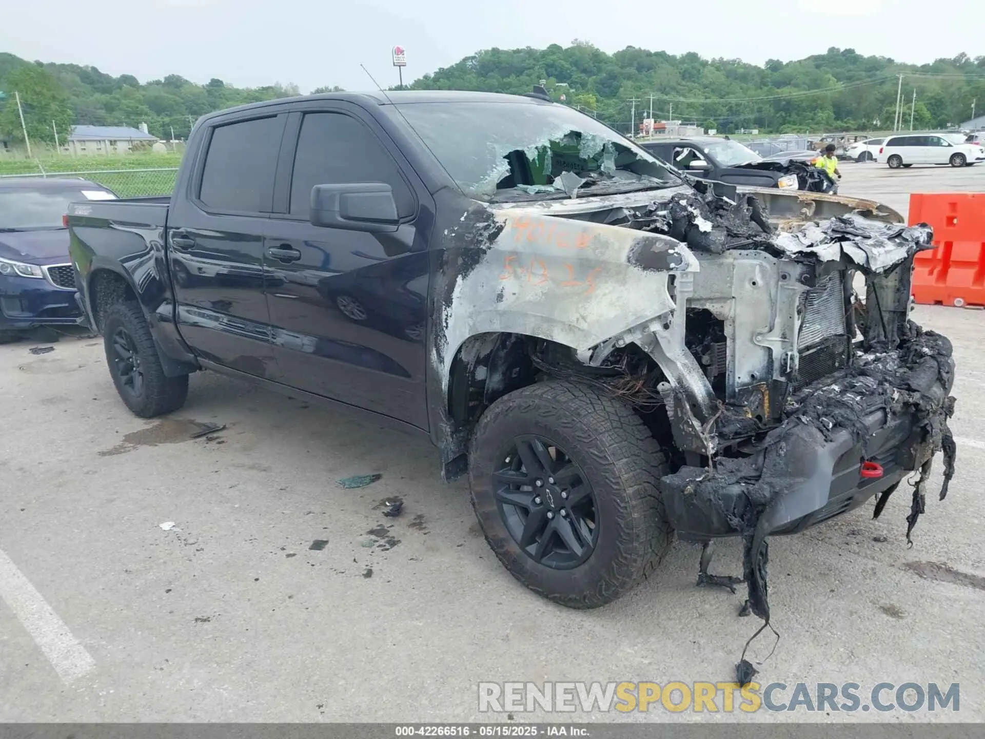 1 Photograph of a damaged car 3GCUDFE82RG327029 CHEVROLET SILVERADO 1500 2024