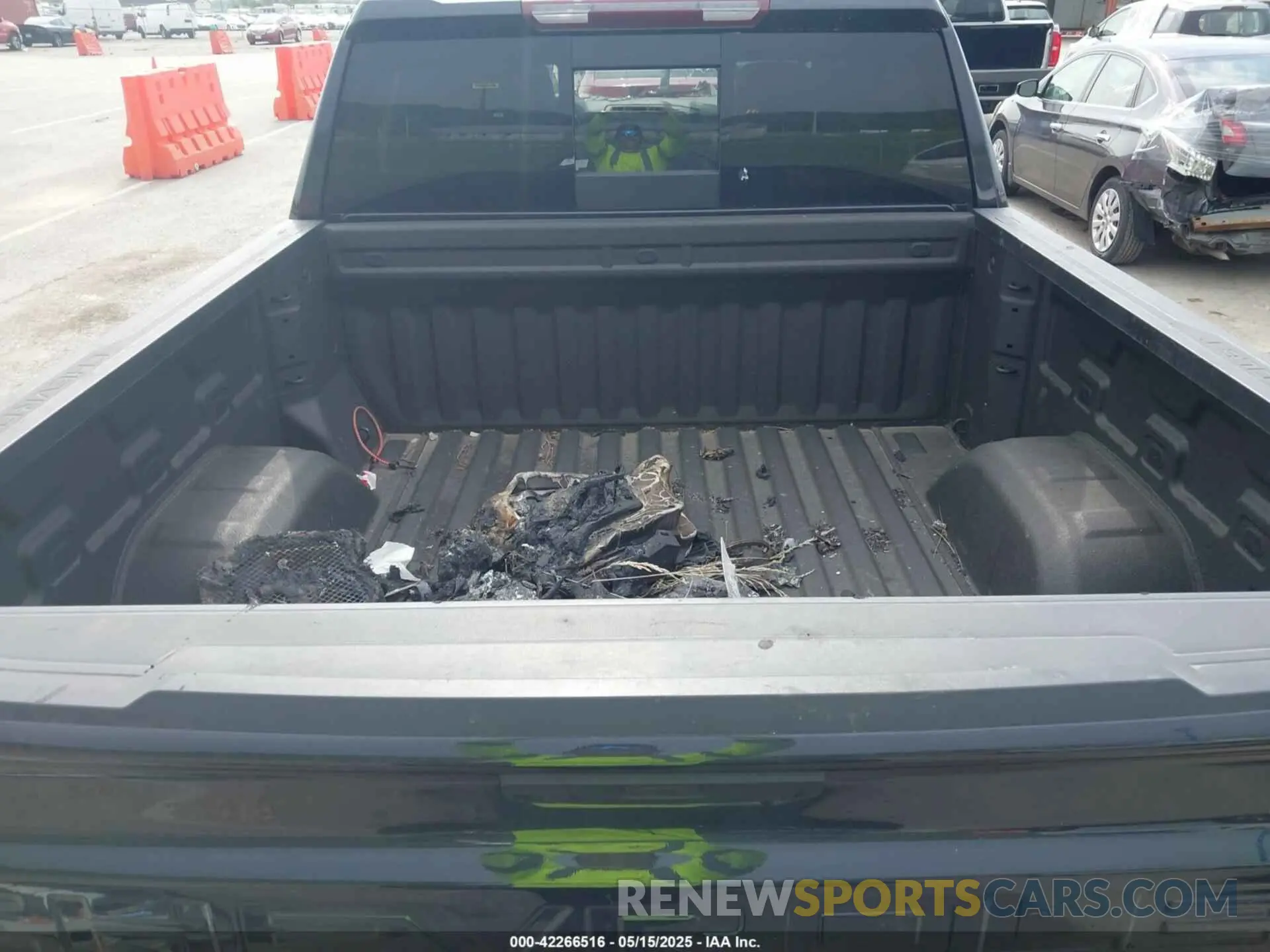 11 Photograph of a damaged car 3GCUDFE82RG327029 CHEVROLET SILVERADO 1500 2024