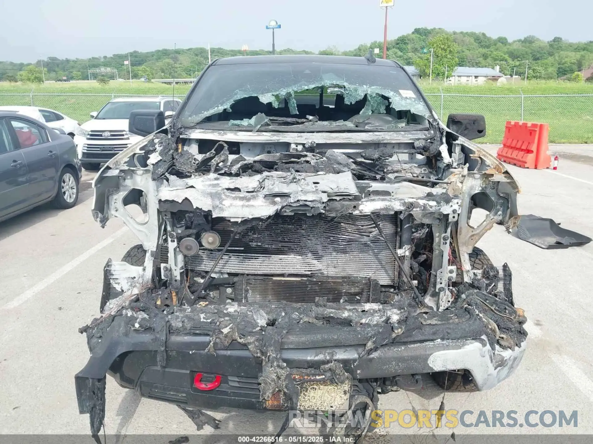 6 Photograph of a damaged car 3GCUDFE82RG327029 CHEVROLET SILVERADO 1500 2024