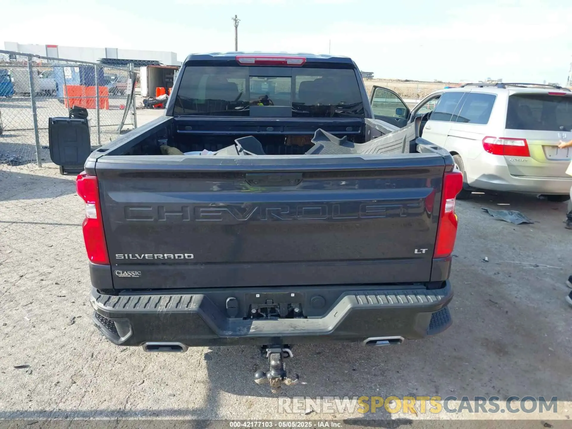 17 Photograph of a damaged car 3GCUDFED2RG360240 CHEVROLET SILVERADO 1500 2024