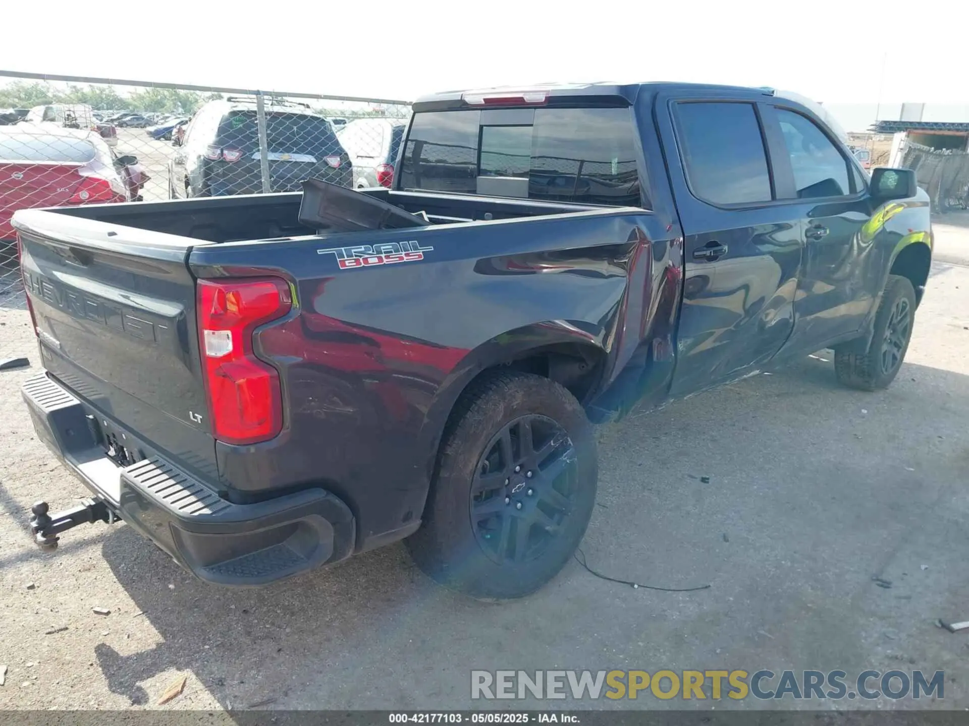 4 Photograph of a damaged car 3GCUDFED2RG360240 CHEVROLET SILVERADO 1500 2024