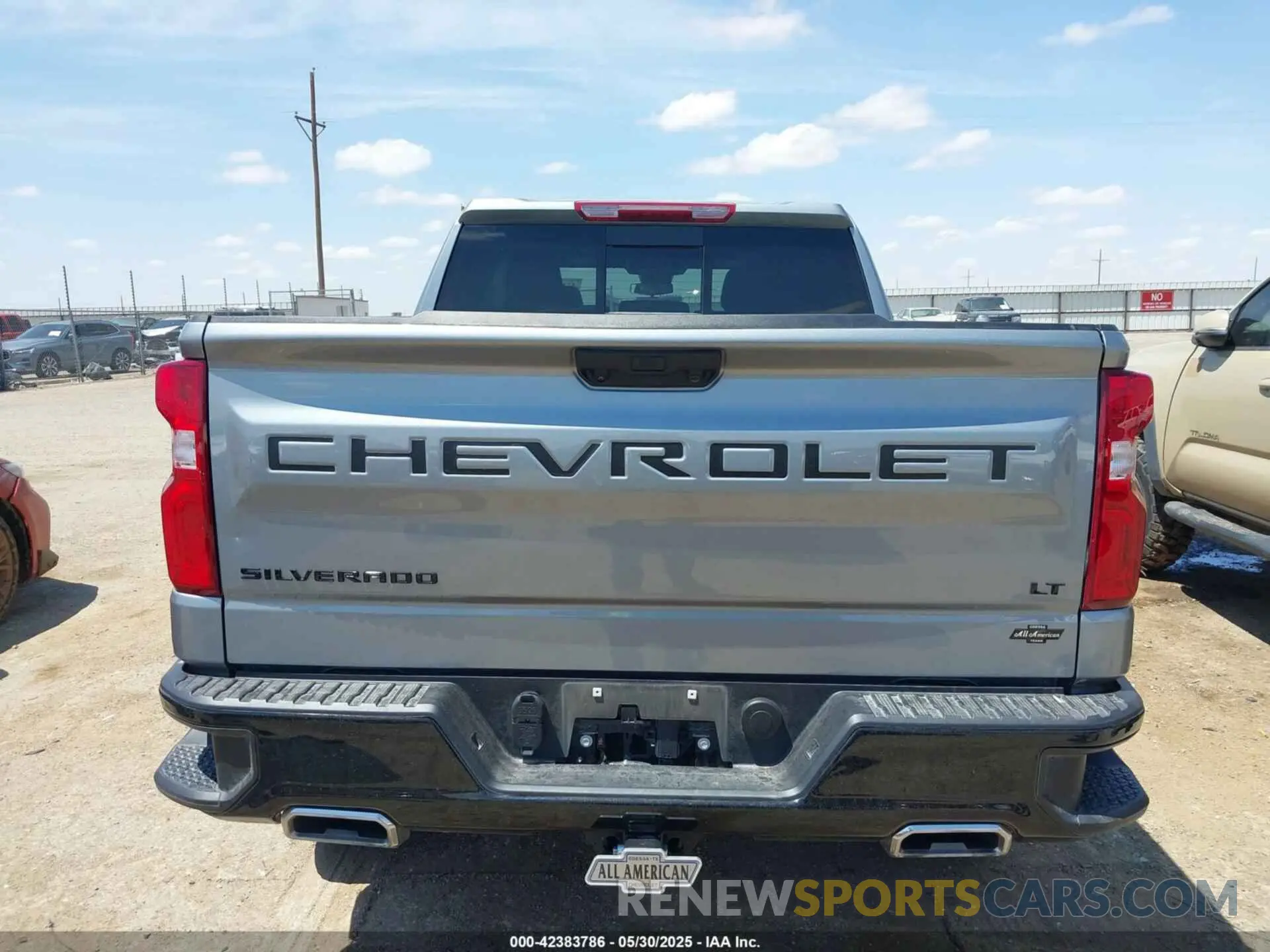 17 Photograph of a damaged car 3GCUDFED2RG399703 CHEVROLET SILVERADO 1500 2024