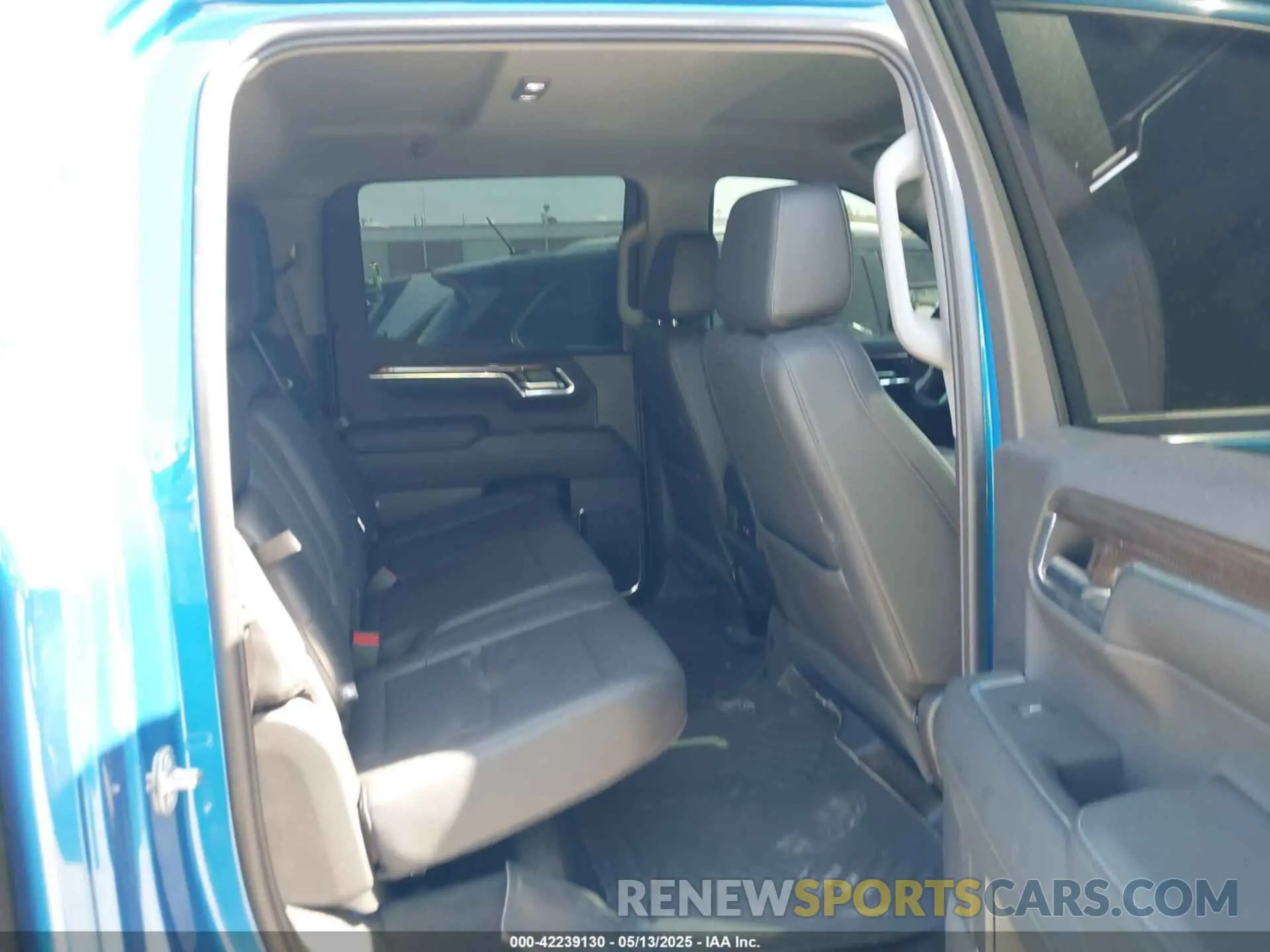 8 Photograph of a damaged car 3GCUDFED4RG208525 CHEVROLET SILVERADO 1500 2024