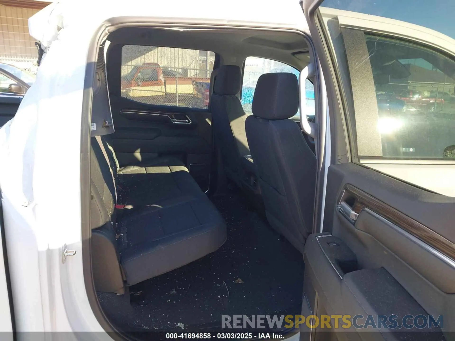 8 Photograph of a damaged car 3GCUDFED4RG431888 CHEVROLET SILVERADO 1500 2024
