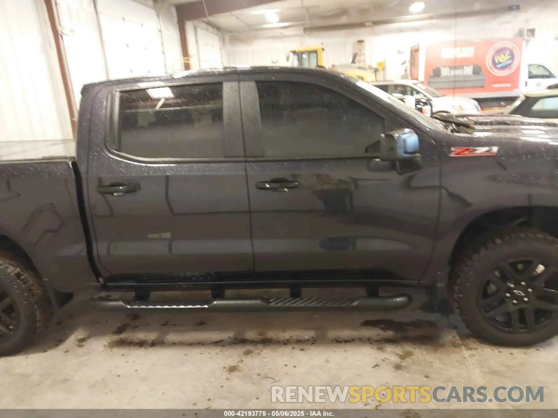13 Photograph of a damaged car 3GCUDFED5RG123564 CHEVROLET SILVERADO 1500 2024
